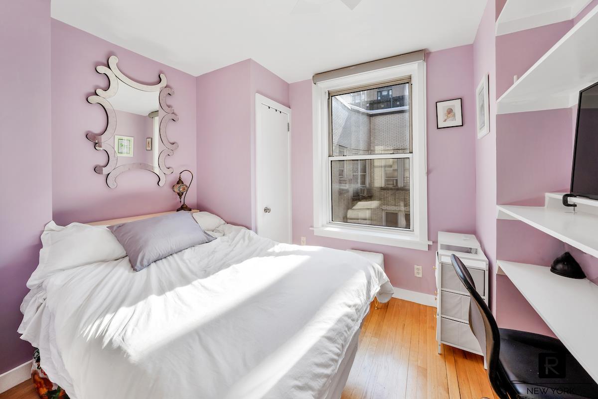 #12 photo, 251 W 98th Street, Upper West Side , NY 10025