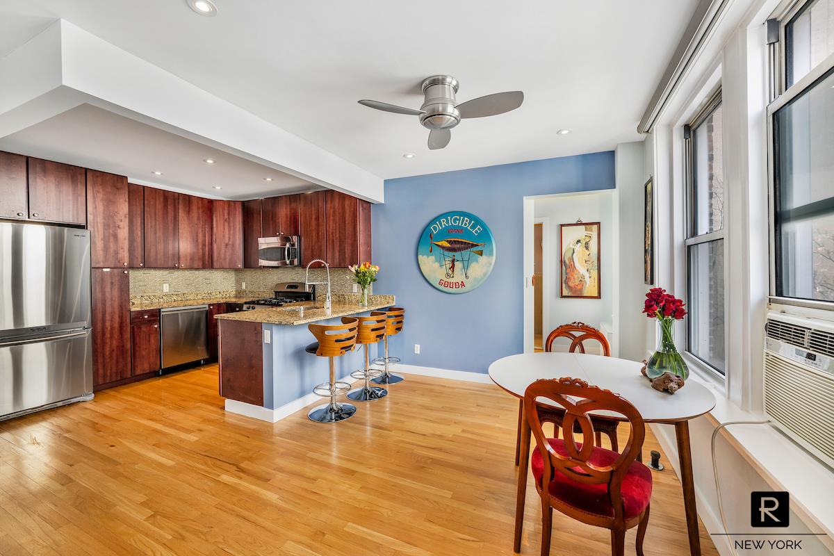 #5 photo, 251 W 98th Street, Upper West Side , NY 10025