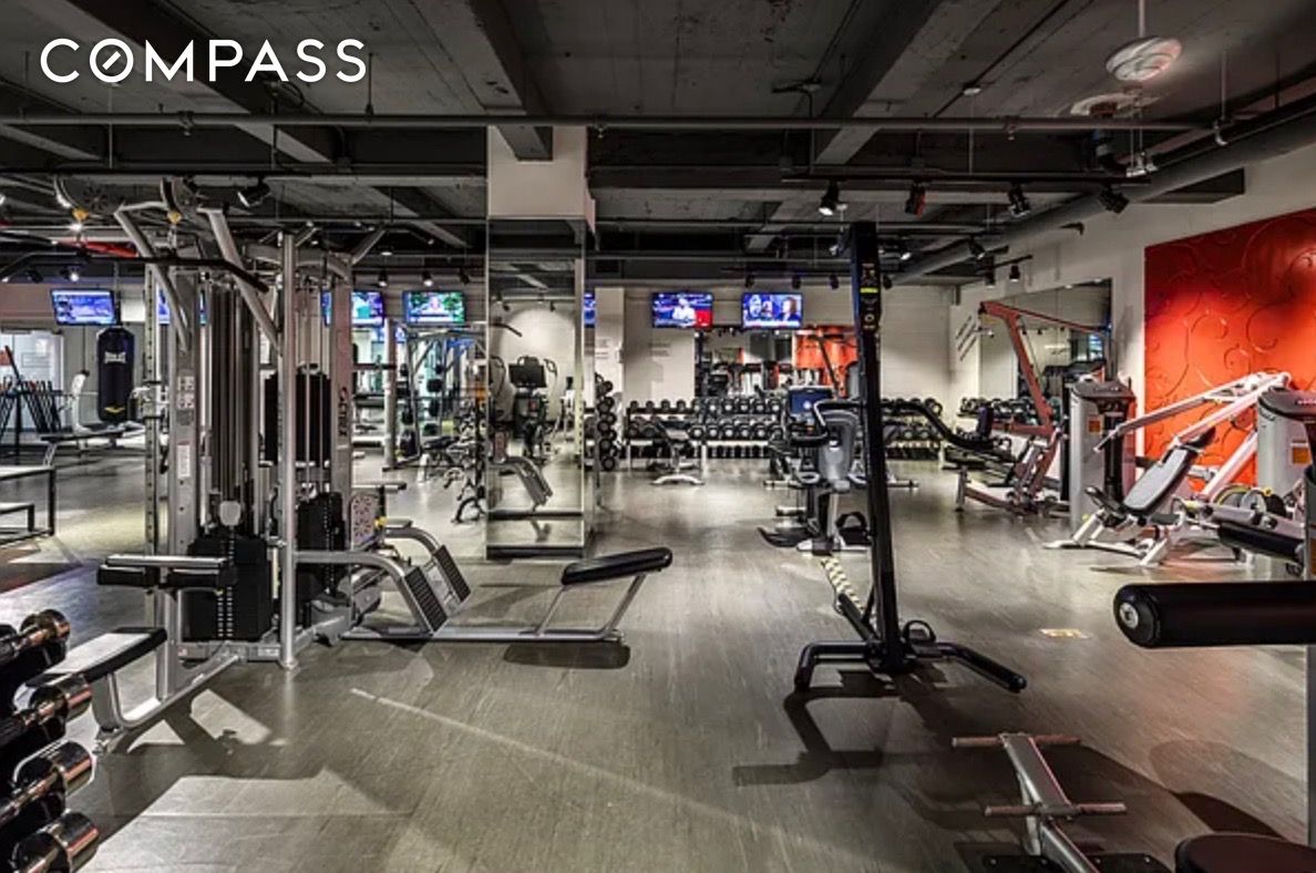 #10 photo, 88 Greenwich Street, Financial District , NY 10006