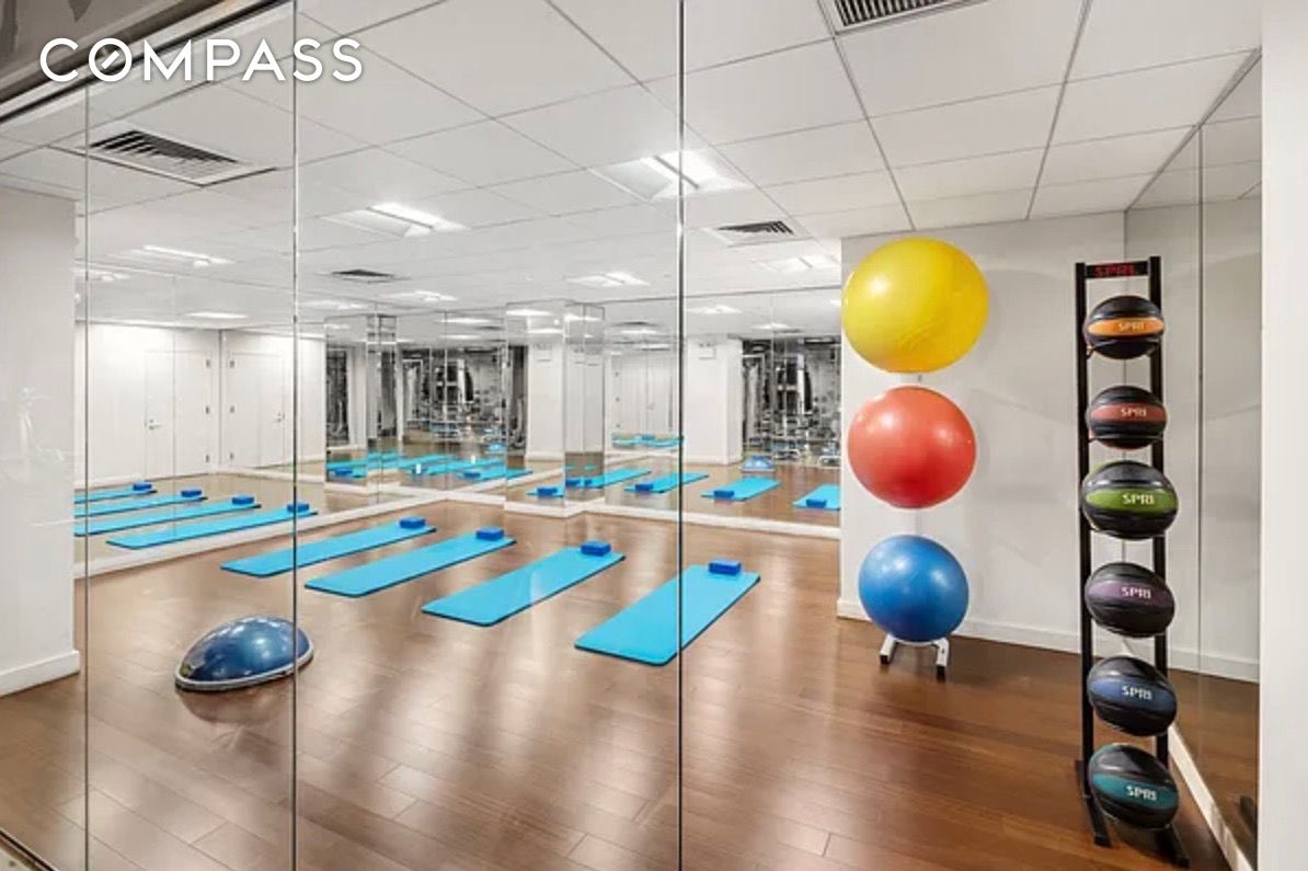 #13 photo, 88 Greenwich Street, Financial District , NY 10006