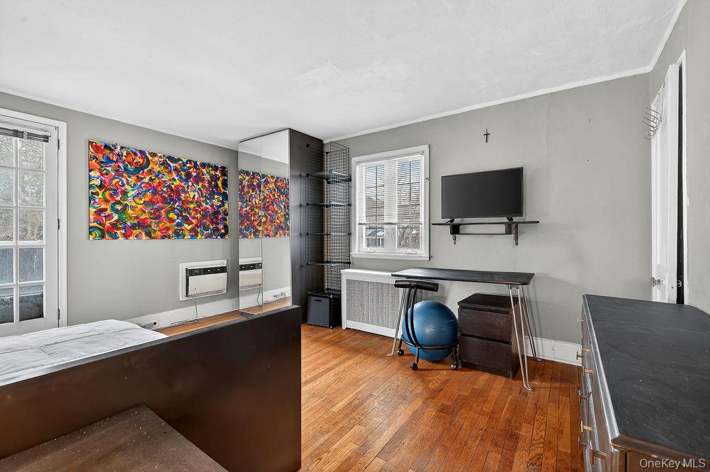 #19 photo, 21 Lawrence Place, Pelham , NY 10803