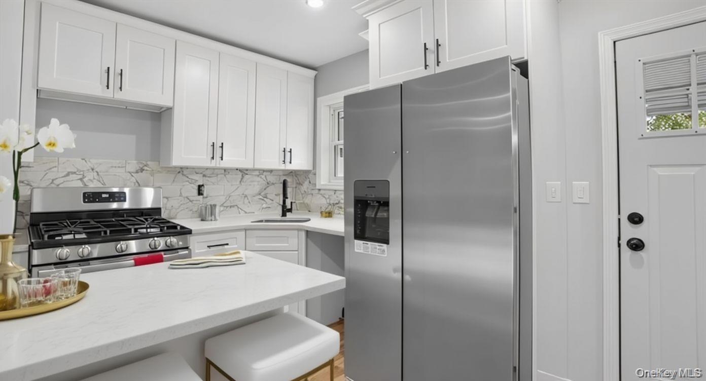 #3 photo, 1159 E 224th Street, 브롱크스 Bronx , NY 10466