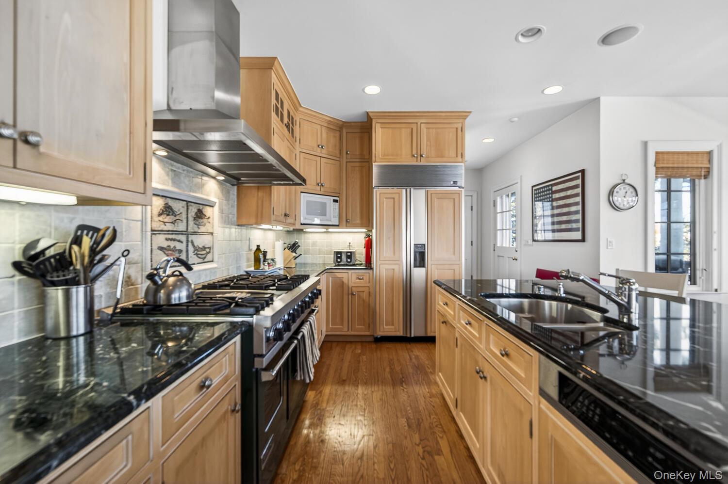 #19 photo, 336 Mariposa Drive, Oyster Bay , NY 11771