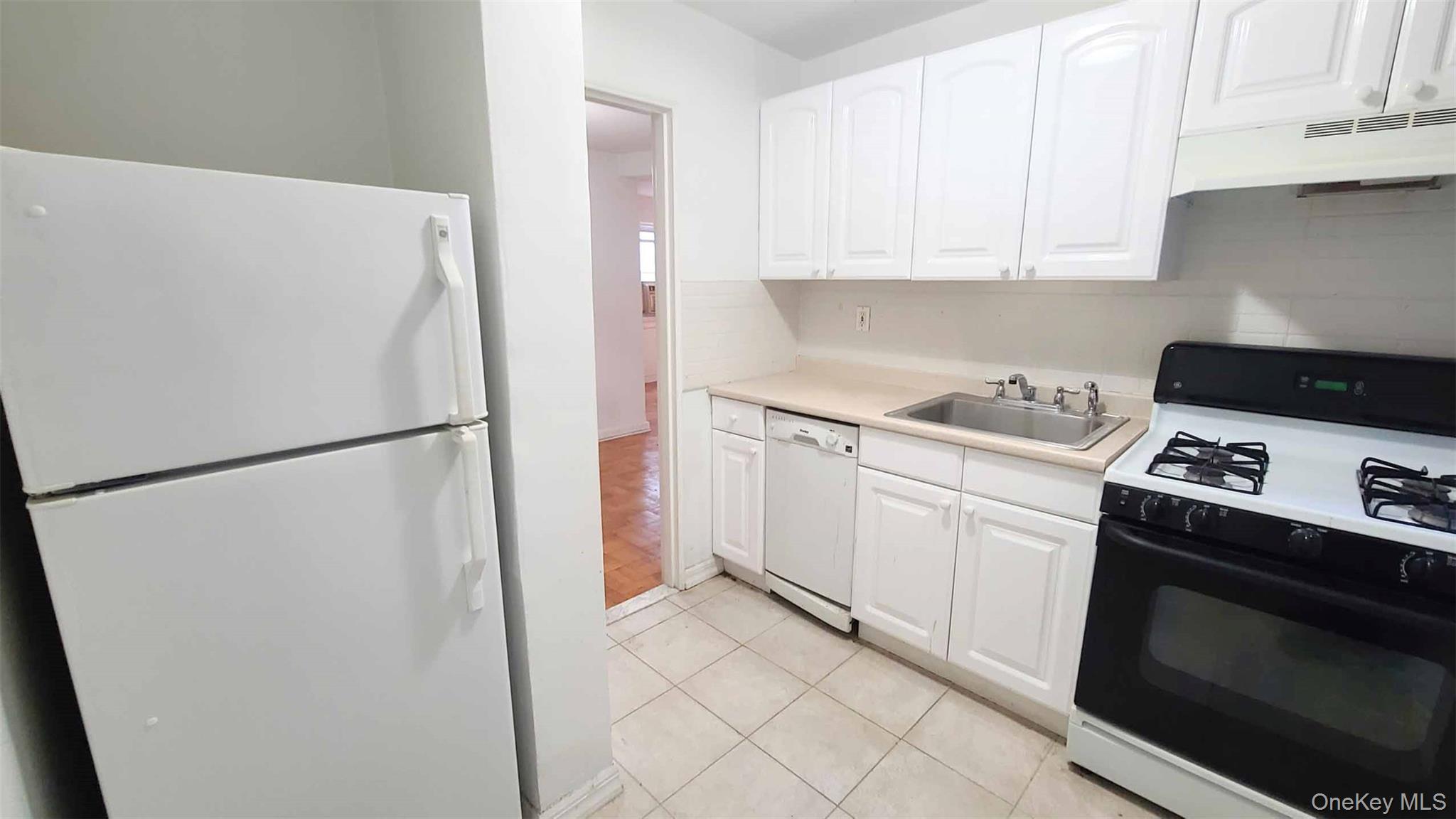 #4 photo, 82-39 134th Street, Briarwood , NY 11435