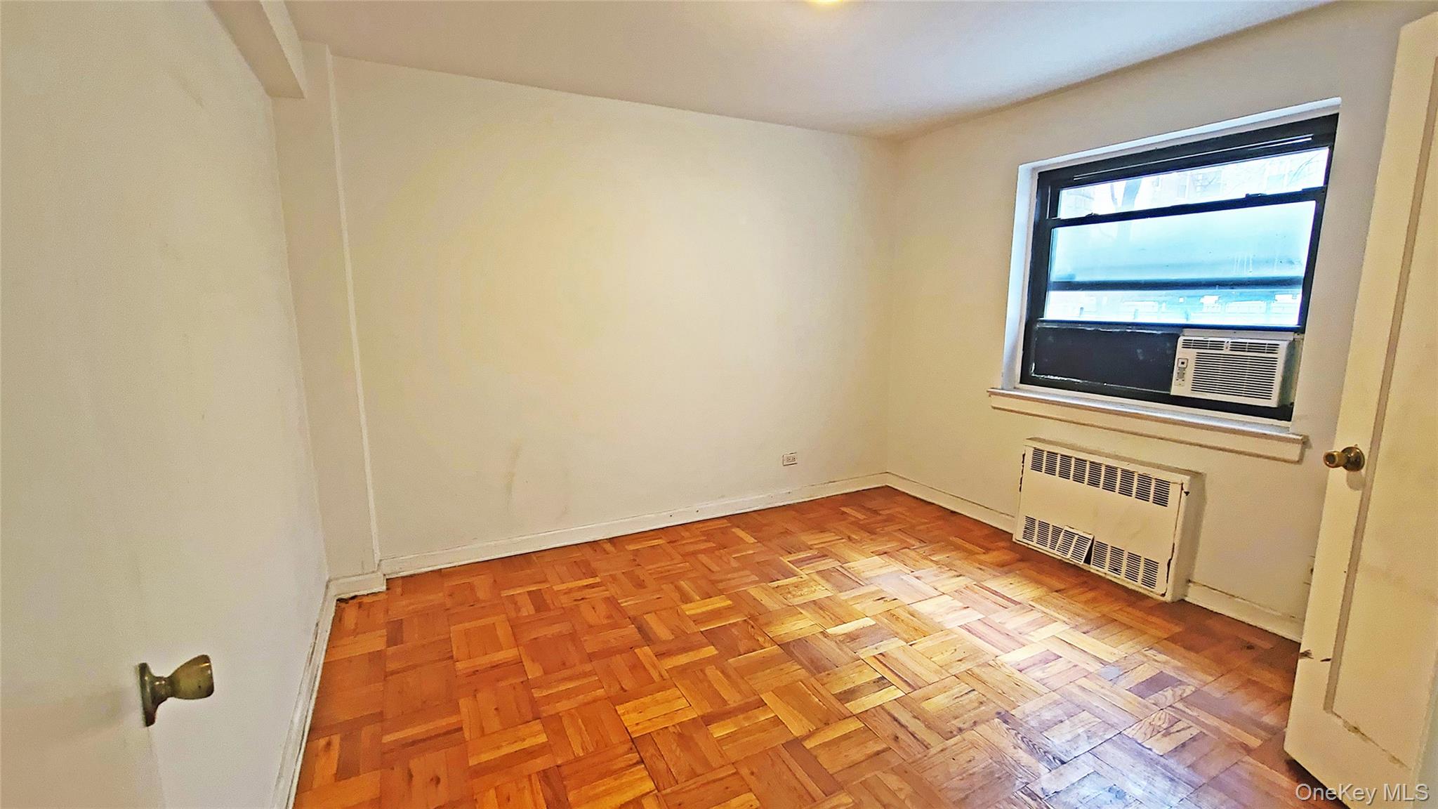 #9 photo, 82-39 134th Street, Briarwood , NY 11435