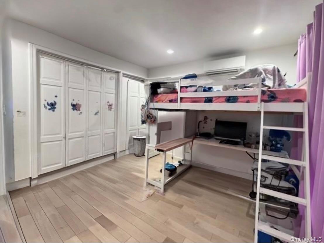 #12 photo, 7836 69th Avenue, 뉴욕퀸즈 Middle Village , NY 11379