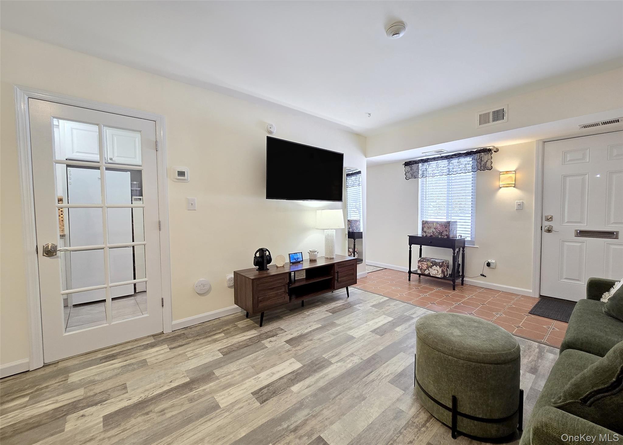 #4 photo, 11 Navajo Court, Coram , NY 11727