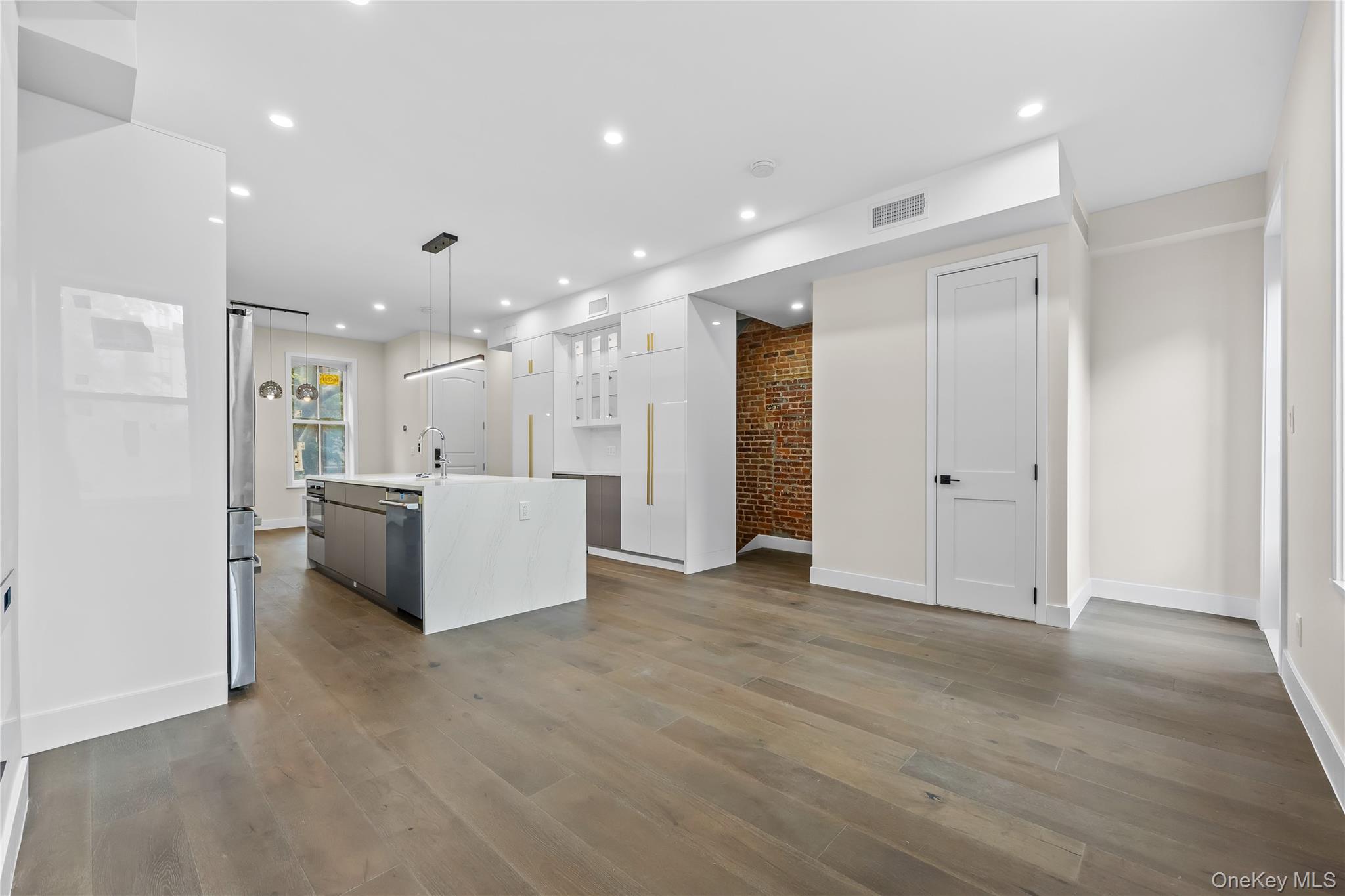 #10 photo, 2118 45th Avenue, 뉴욕퀸즈 Long Island City , NY 11101