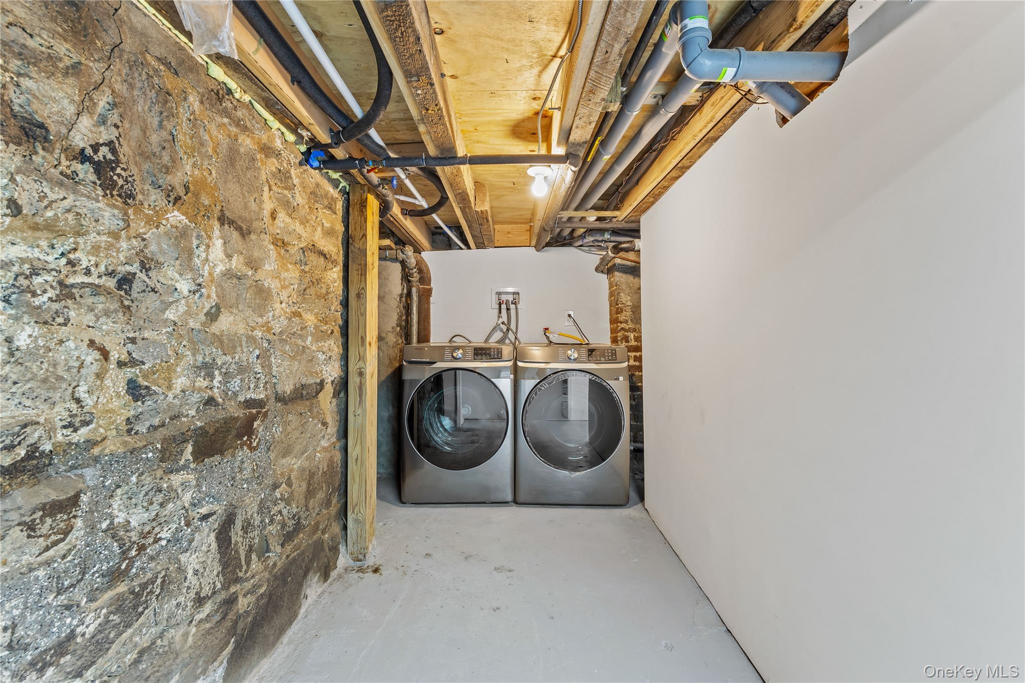 #18 photo, 2118 45th Avenue, 뉴욕퀸즈 Long Island City , NY 11101