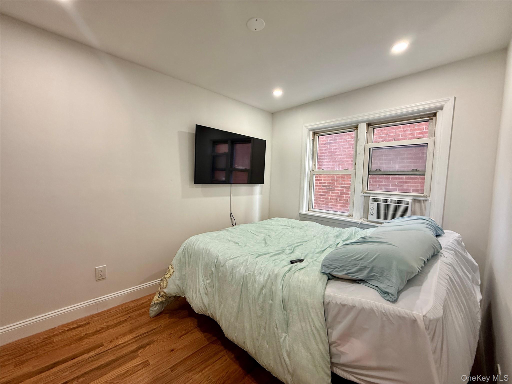 #9 photo, 765 Shore Road, מחוז נסאו Long Beach , NY 11561