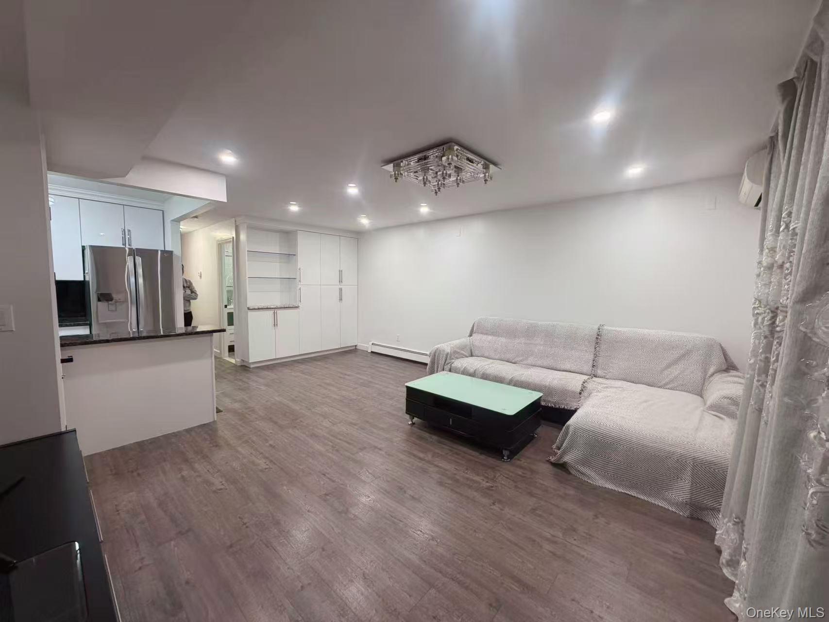 #4 photo, 45-36 204th Street, Bayside , NY 11361