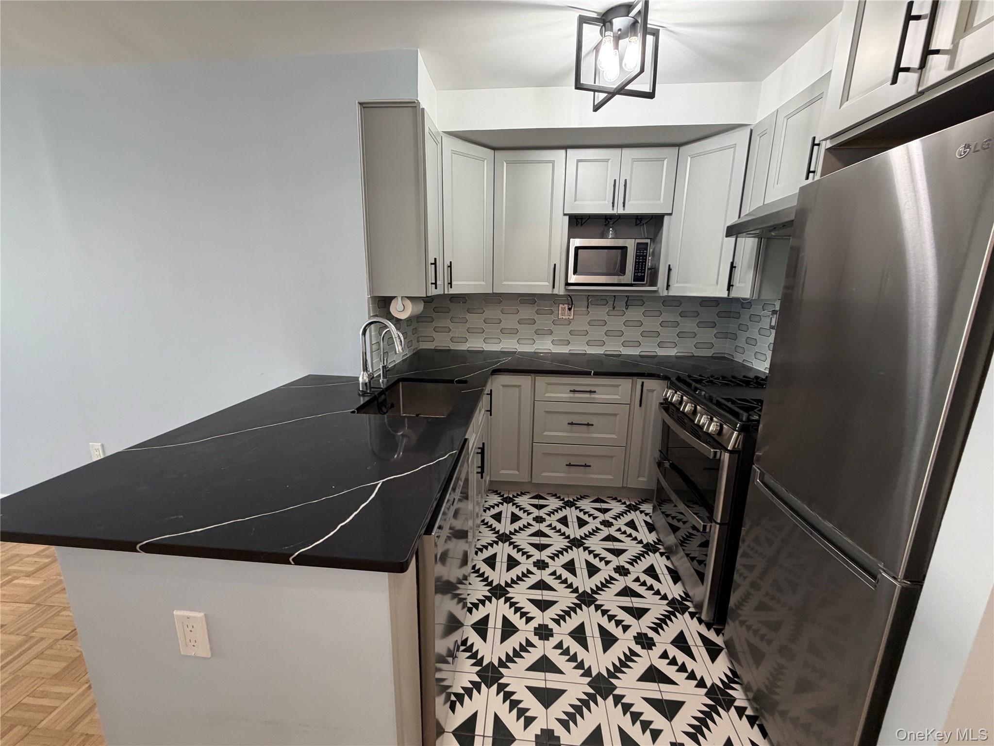 #8 photo, 4-74 48th Avenue, কুইন্‌স Long Island City , NY 11109