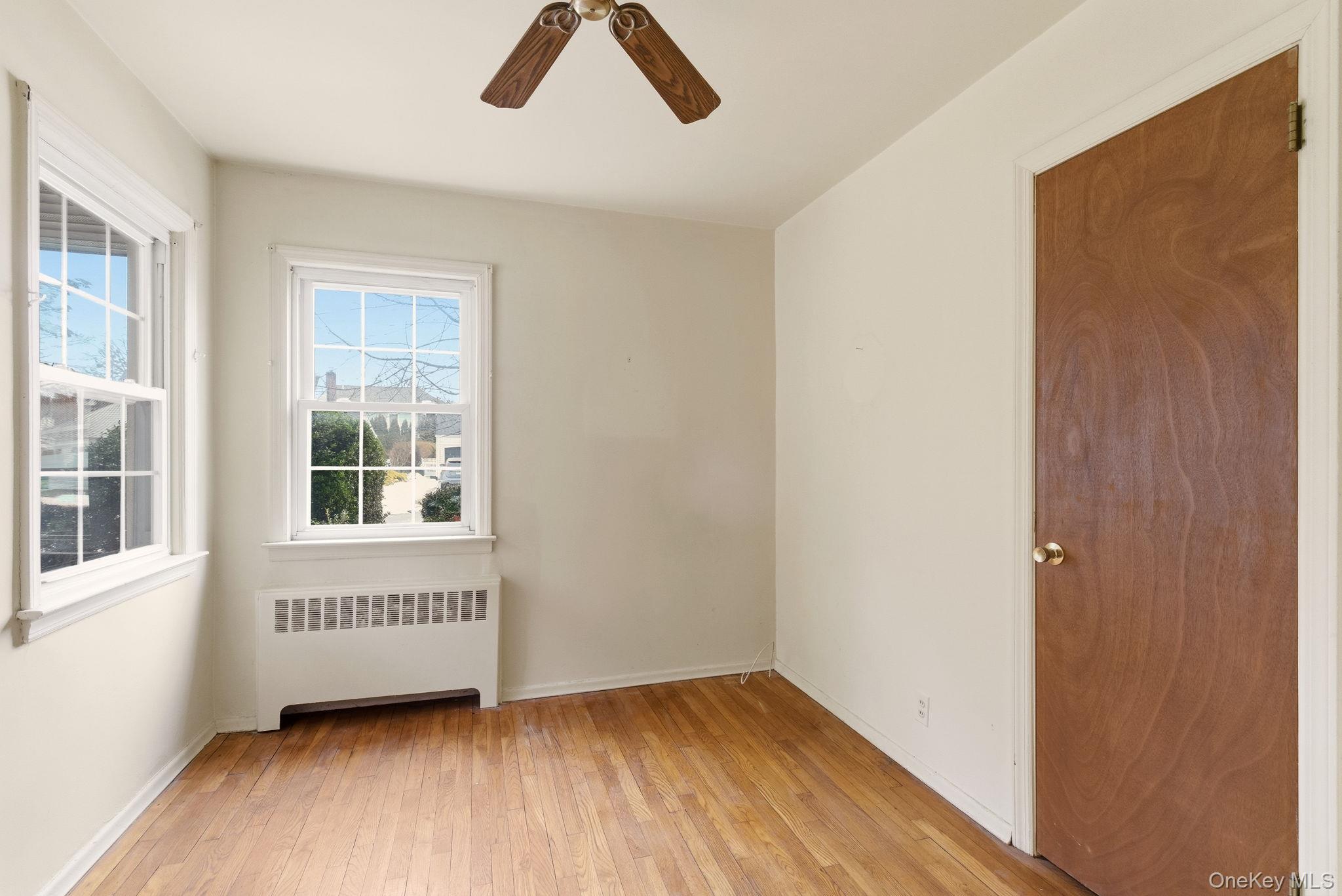 #13 photo, 208 Weyford Terrace, Garden City , NY 11530