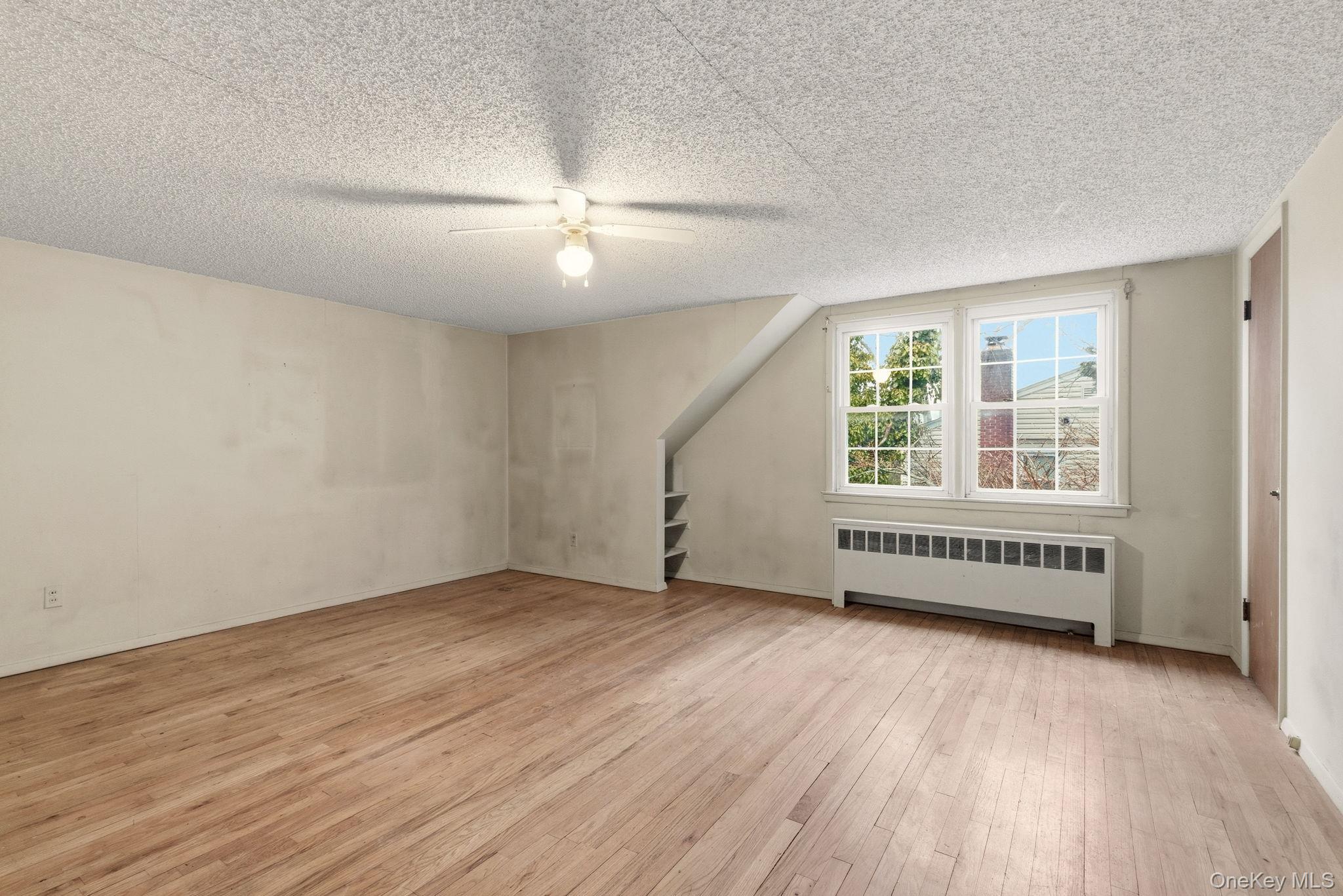 #17 photo, 208 Weyford Terrace, Garden City , NY 11530