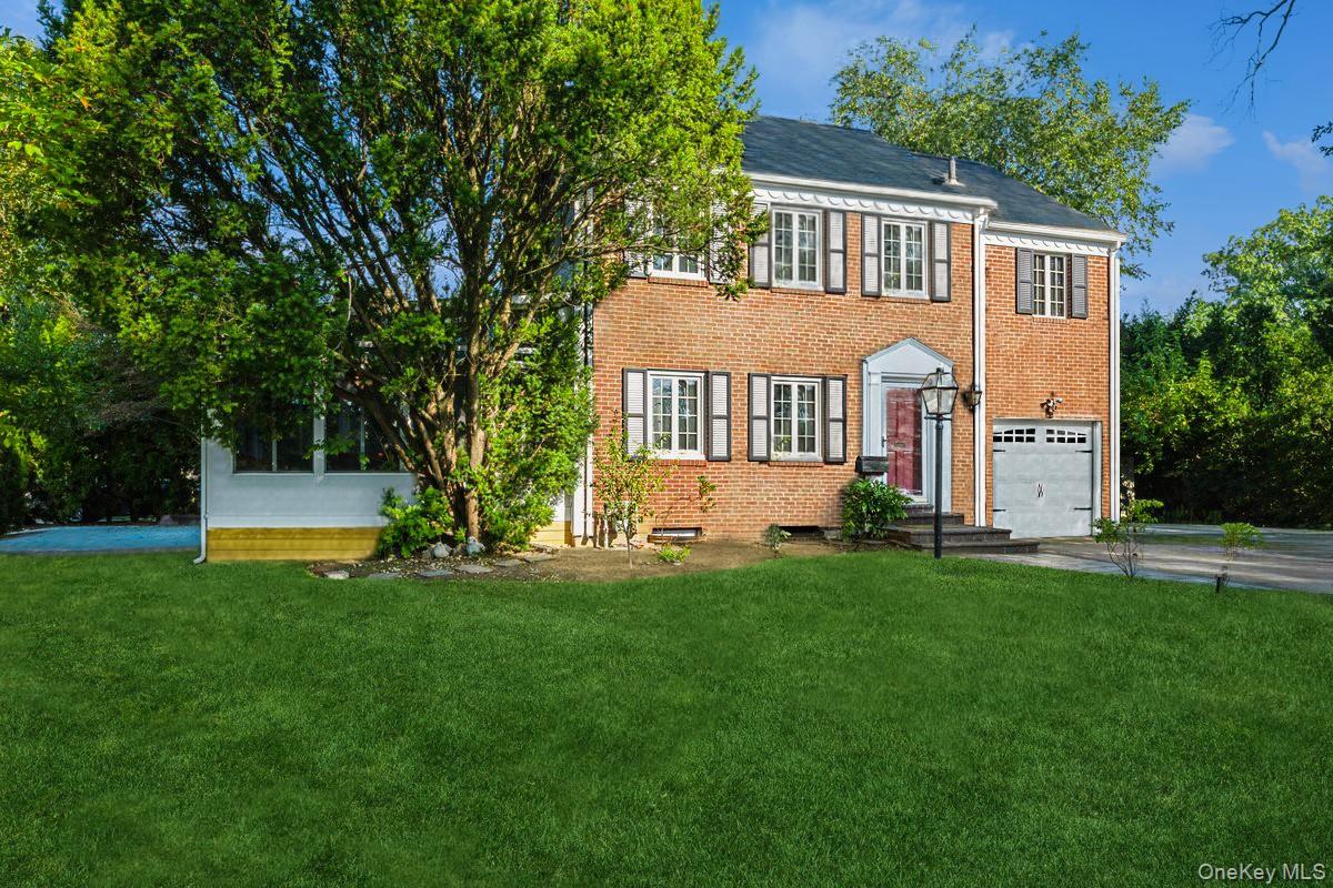 #1 photo, 210 Clinton Road, নাসাউ কাউন্টি Garden City , NY 11530