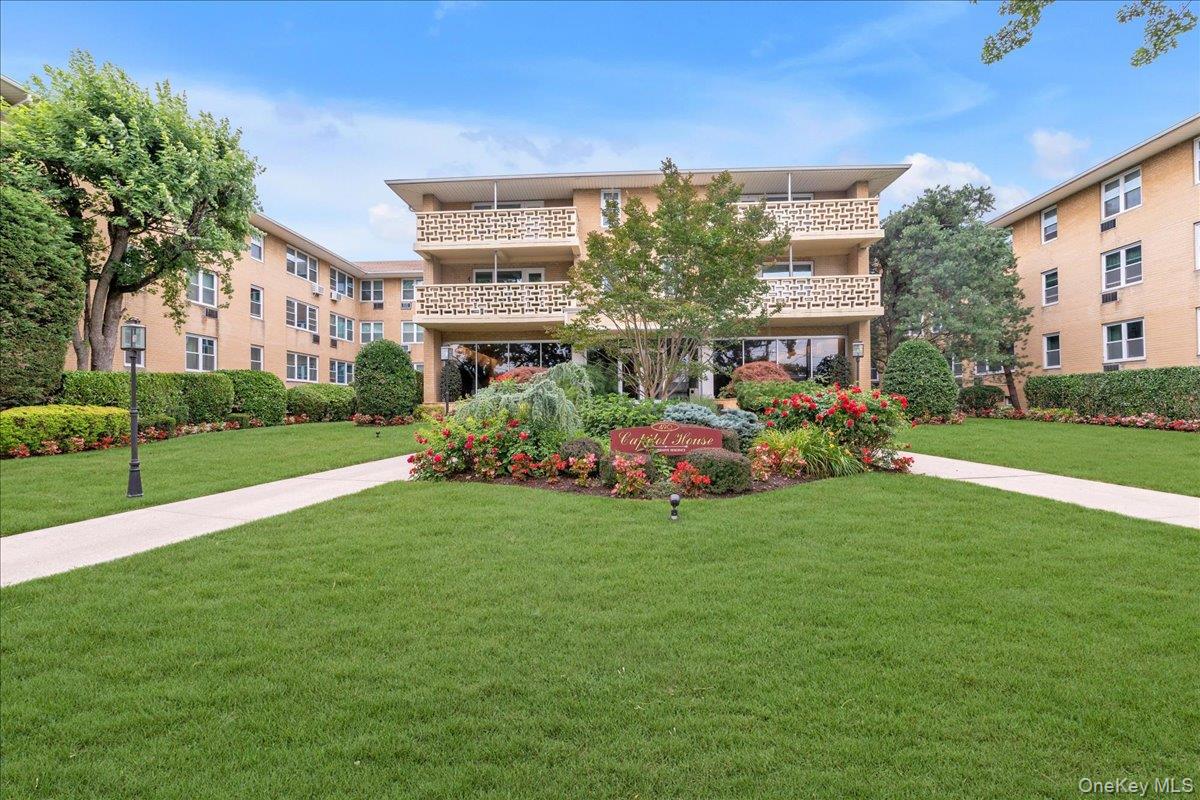 #2 photo, 490 Atlantic Avenue, East Rockaway , NY 11518