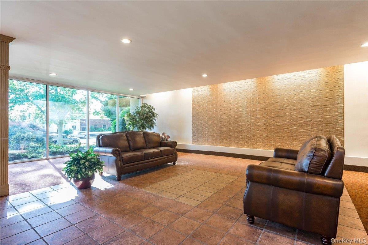 #4 photo, 490 Atlantic Avenue, East Rockaway , NY 11518