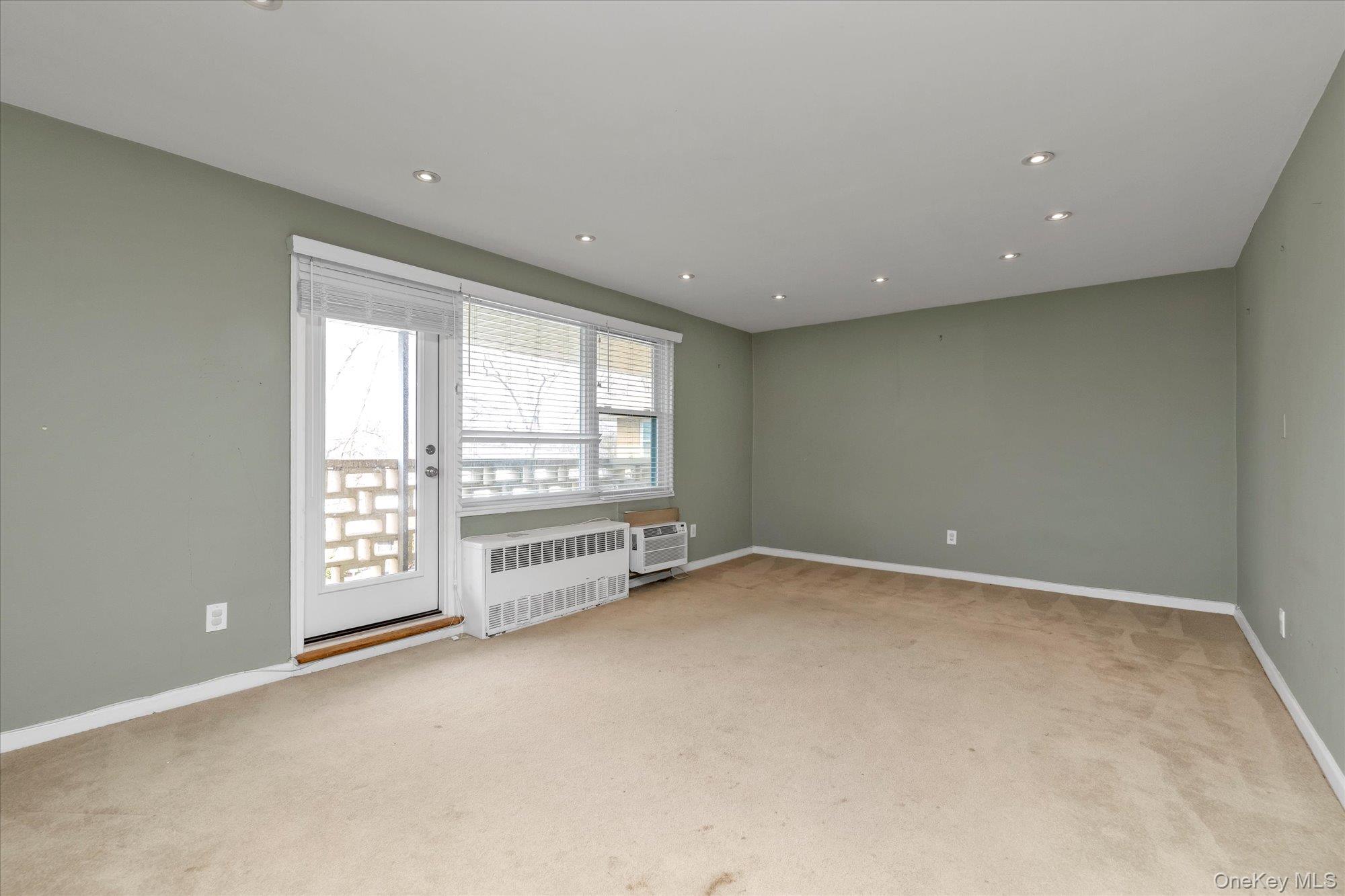 #8 photo, 490 Atlantic Avenue, East Rockaway , NY 11518