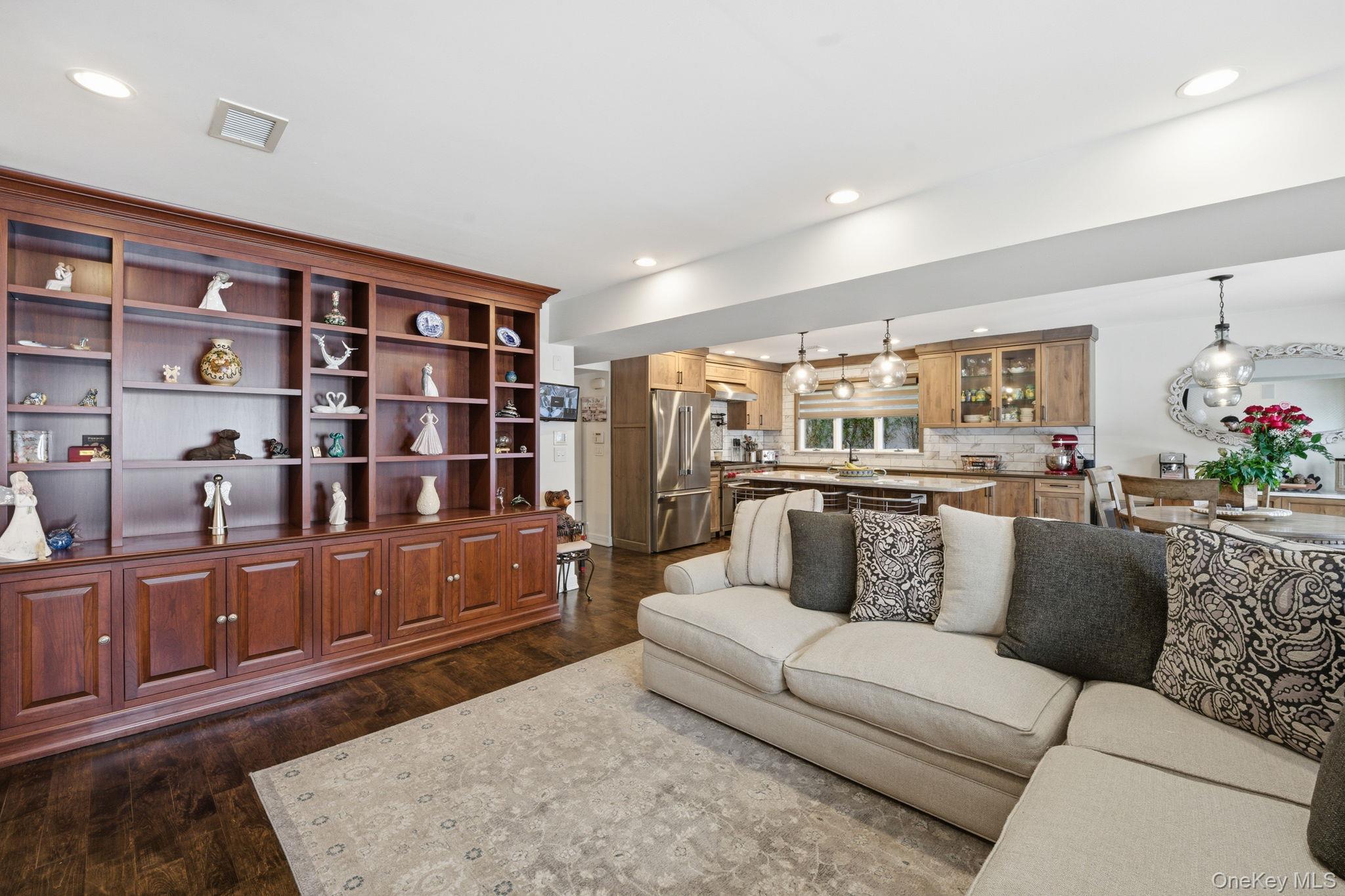 #3 photo, 16215 85th Street, 뉴욕퀸즈 Howard Beach , NY 11414