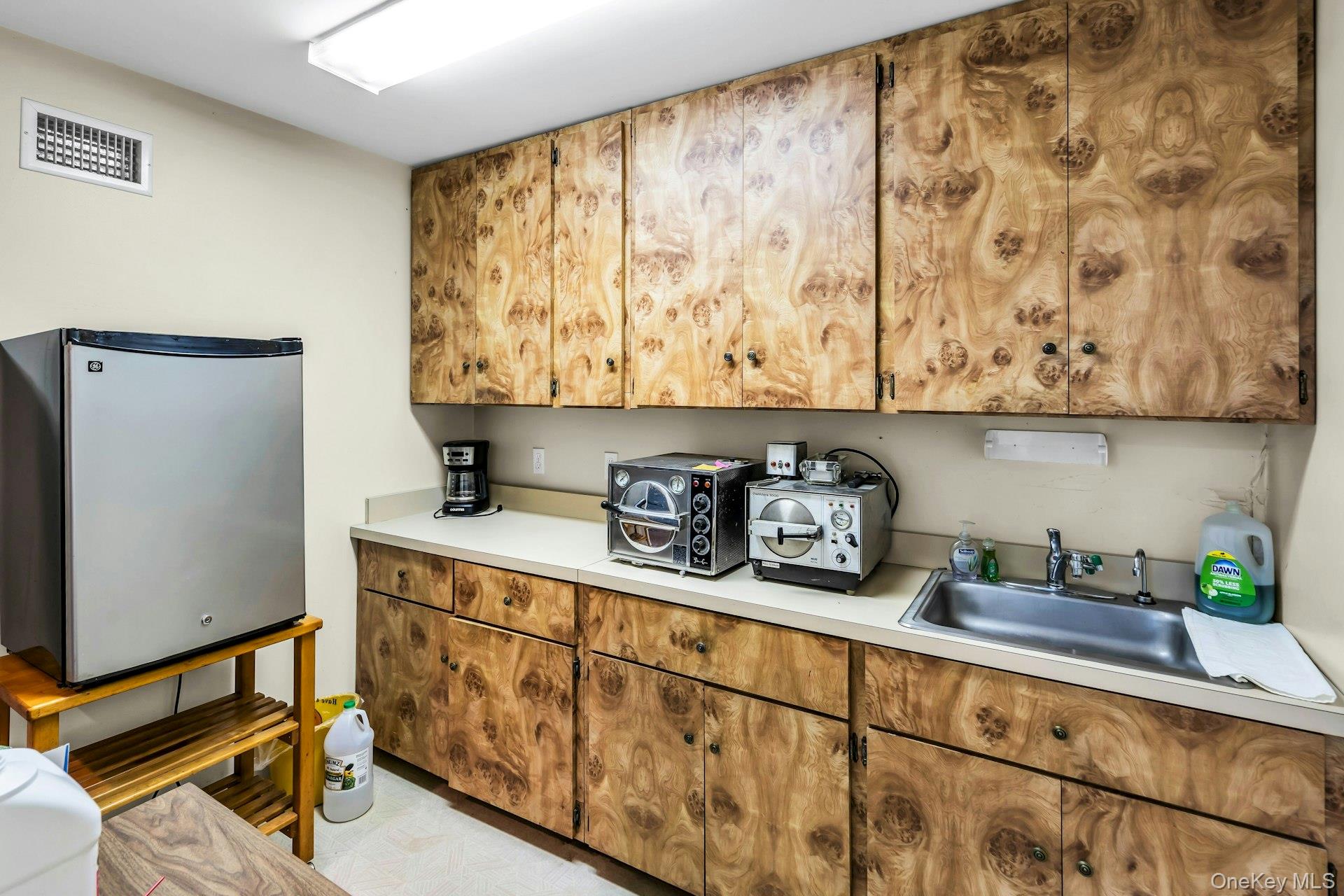 #8 photo, 127 N Ocean Avenue, Patchogue , NY 11772