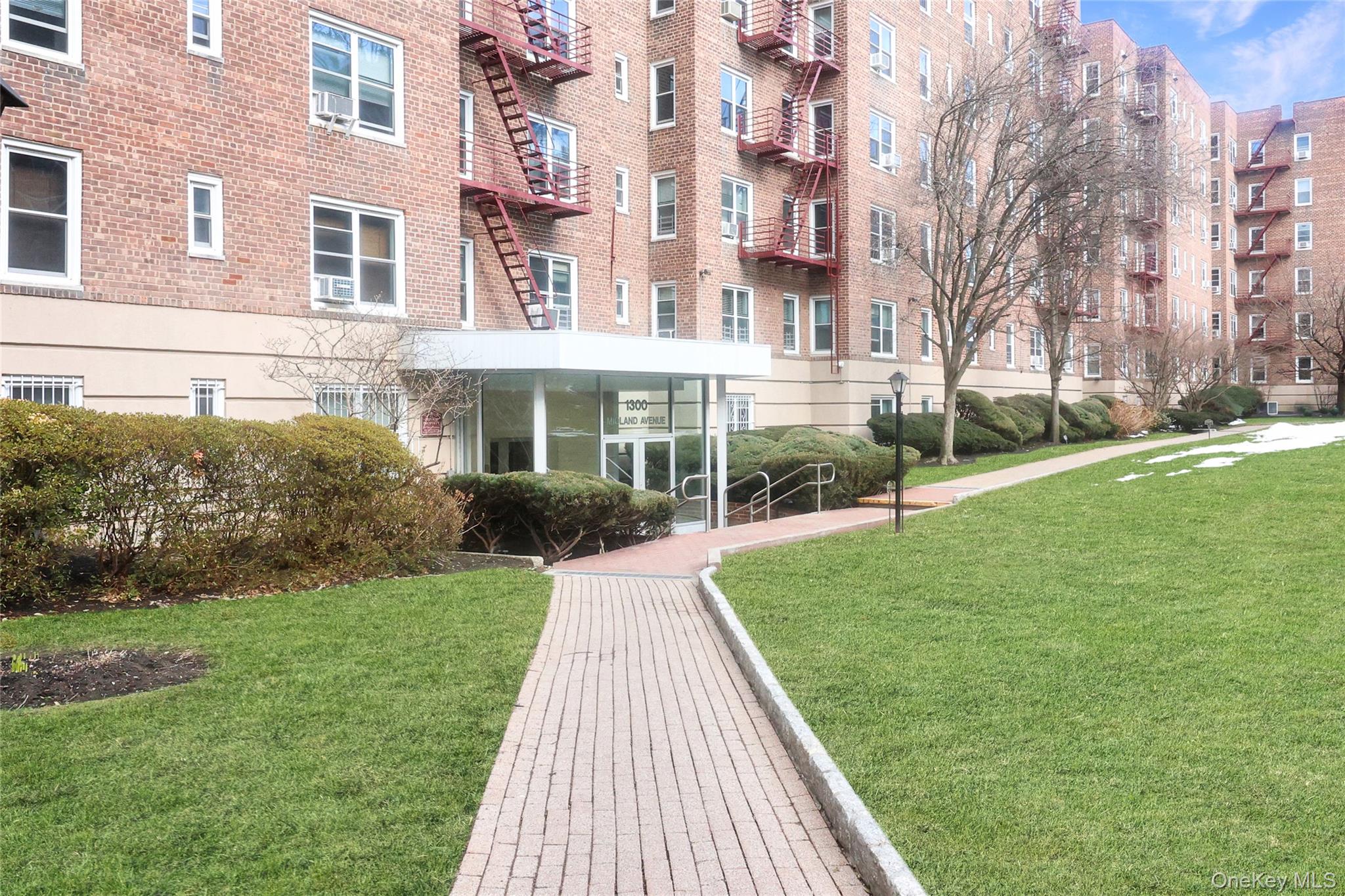 #4 photo, 1300 Midland Avenue, Yonkers , NY 10704