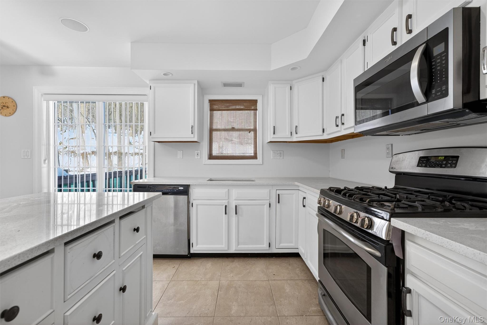 #15 photo, 2 Foltim Way, 뉴욕주 Congers , NY 10920