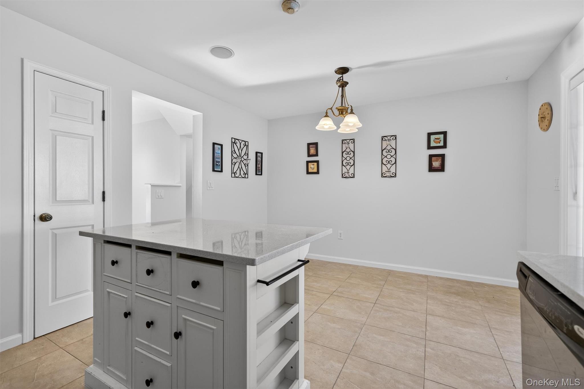 #16 photo, 2 Foltim Way, 뉴욕주 Congers , NY 10920