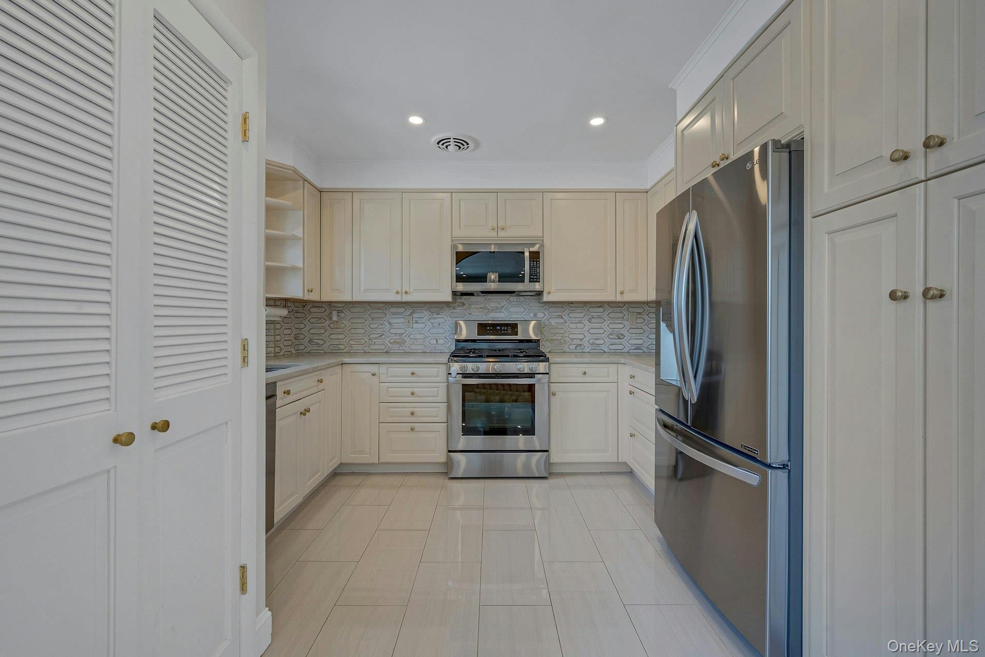 #14 photo, 2 Channing Place, Eastchester , NY 10709