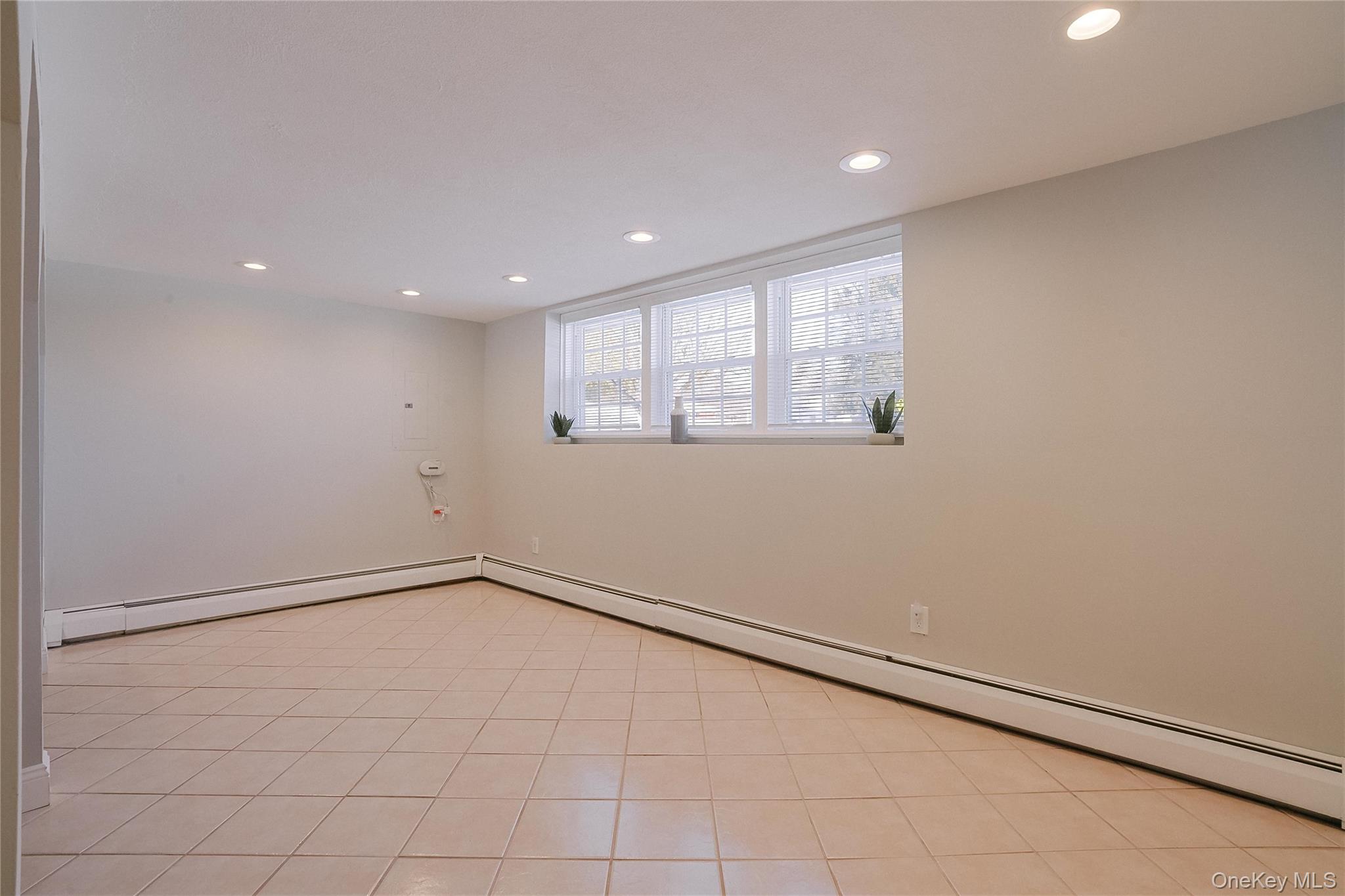 #17 photo, 410 Vineyard Avenue, Highland , NY 12528