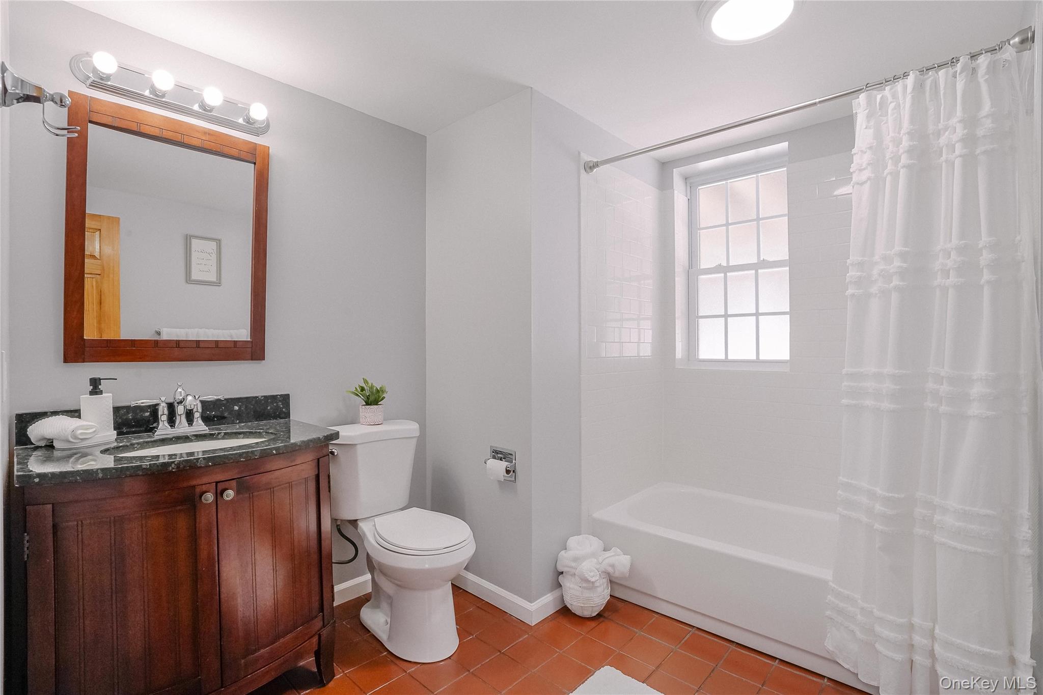 #18 photo, 410 Vineyard Avenue, Highland , NY 12528