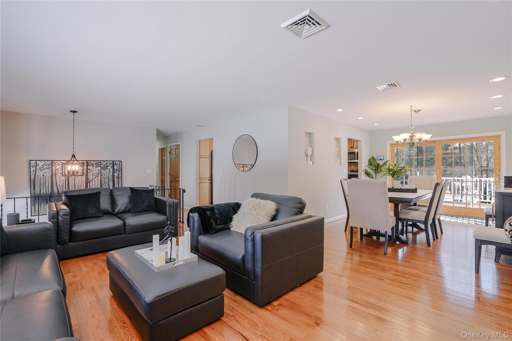 #5 photo, 410 Vineyard Avenue, Highland , NY 12528