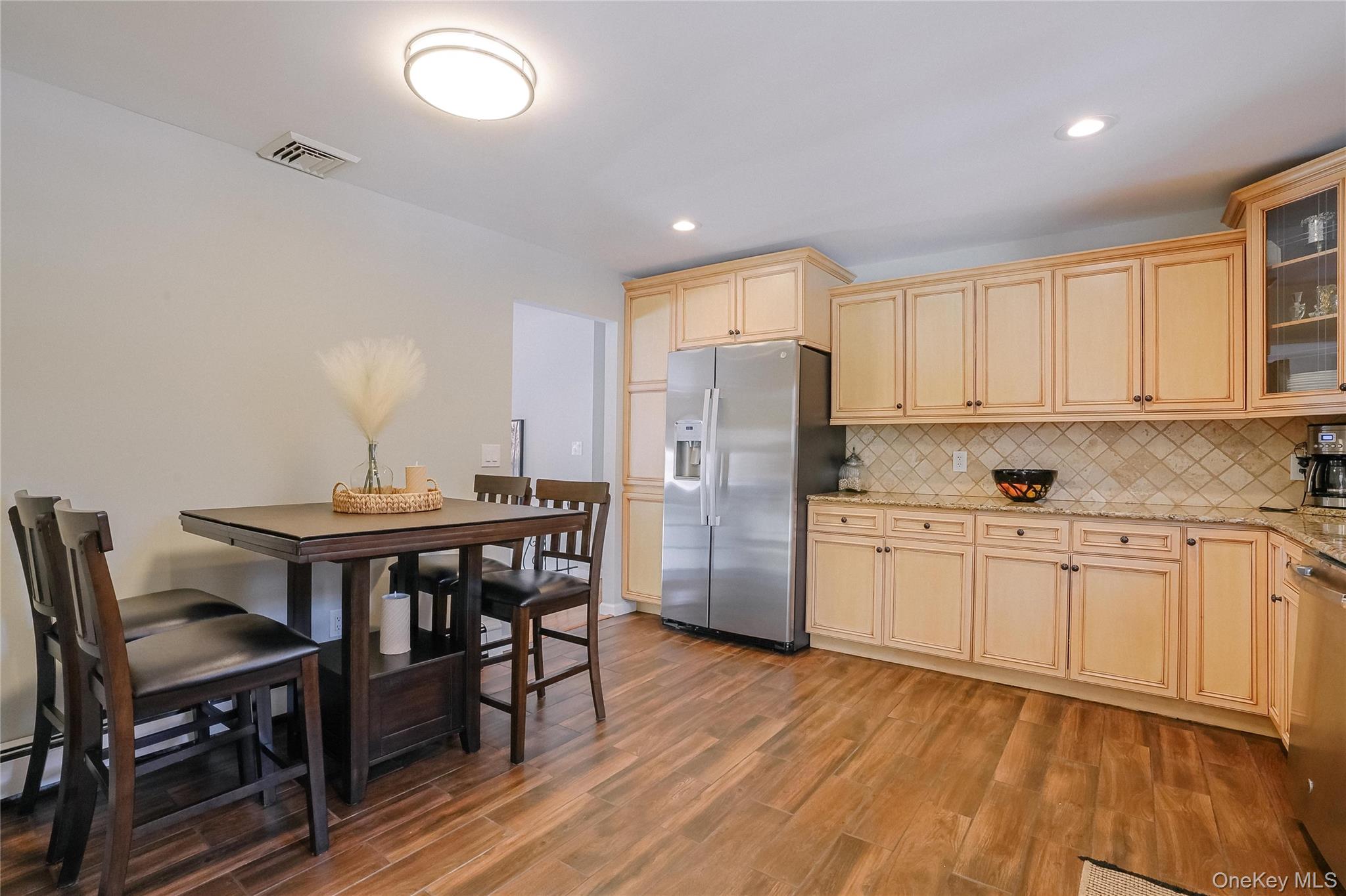 #8 photo, 410 Vineyard Avenue, Highland , NY 12528