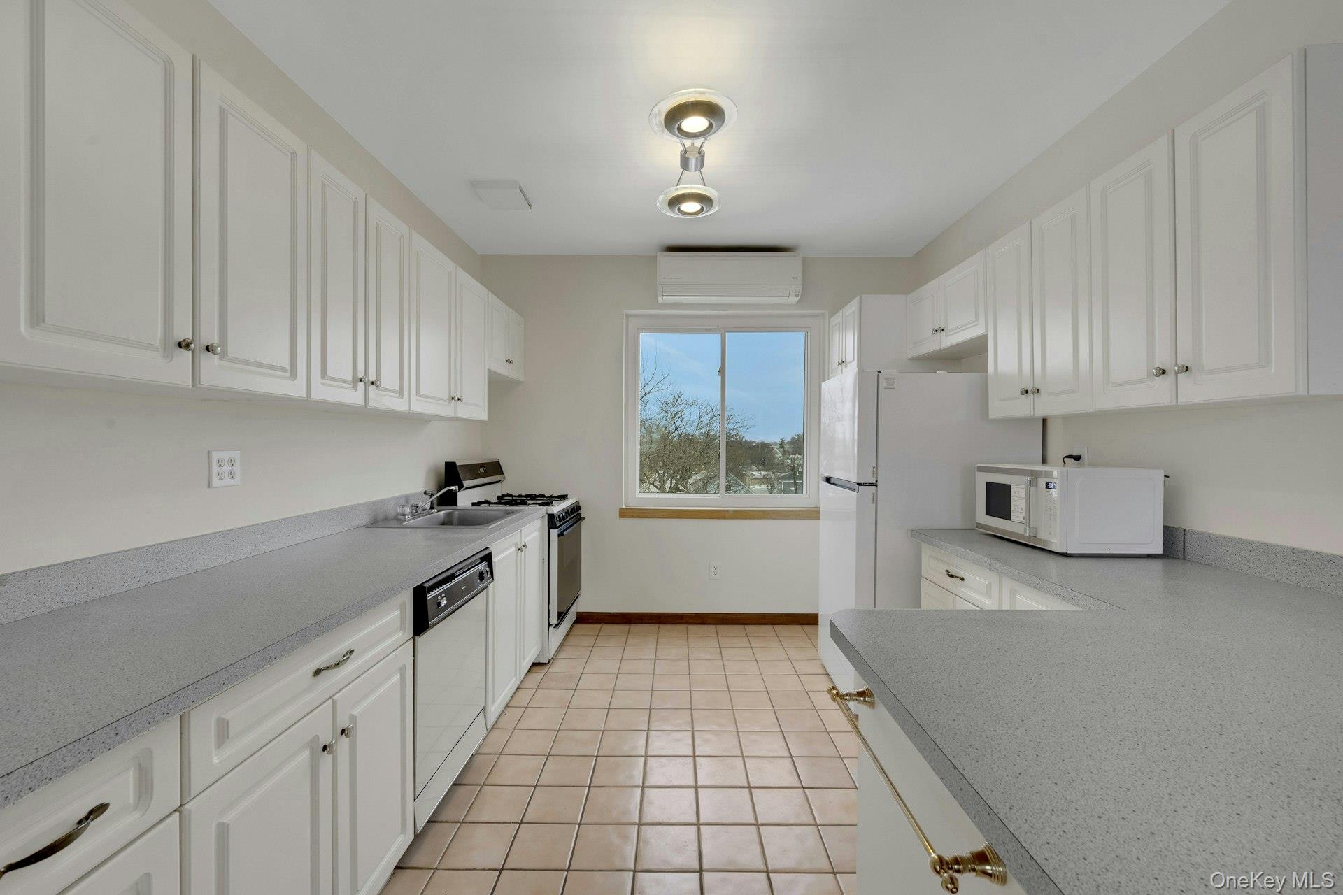 #11 photo, 190 Fordham Street, Bronx , NY 10464