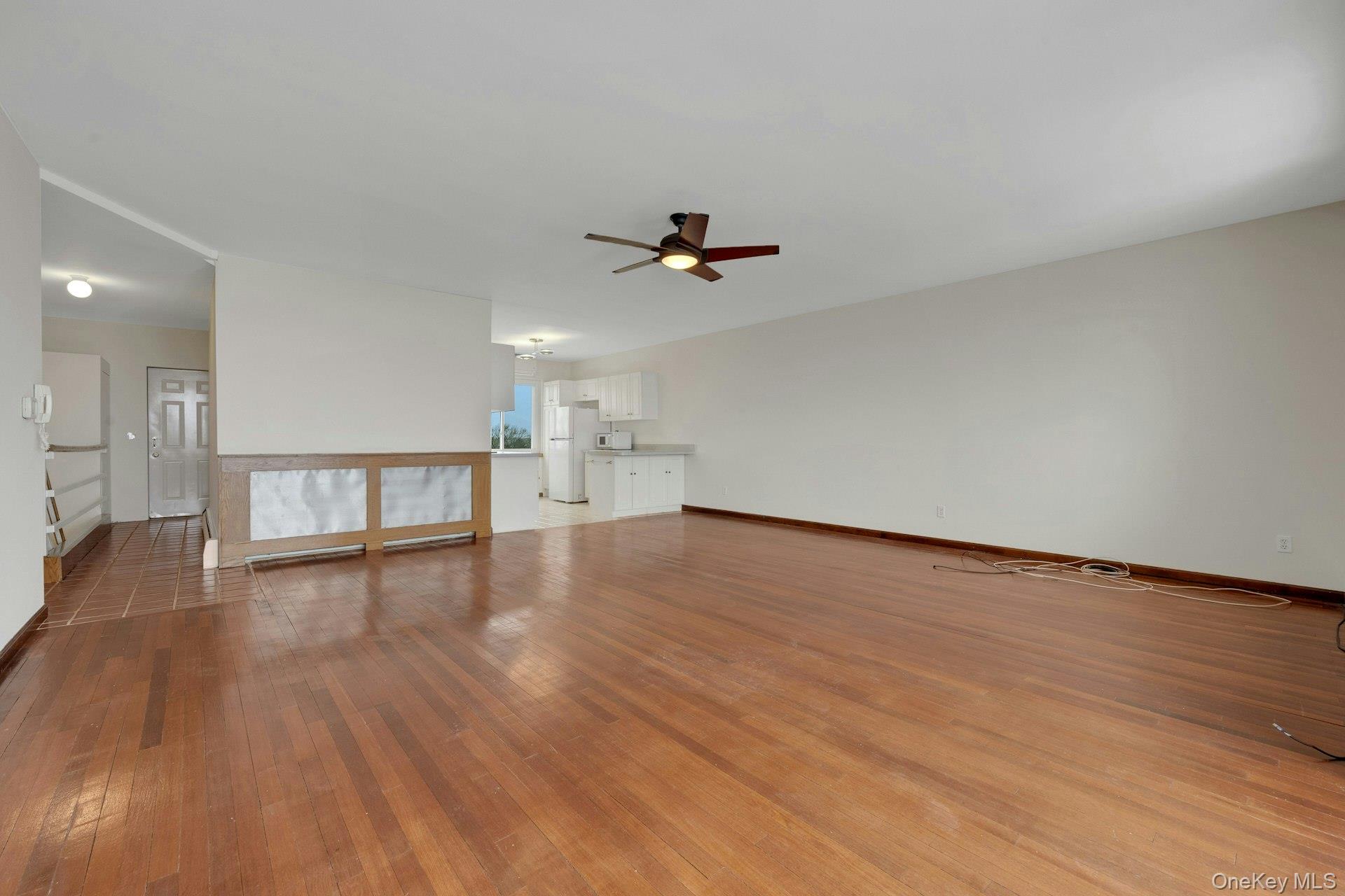 #5 photo, 190 Fordham Street, Bronx , NY 10464