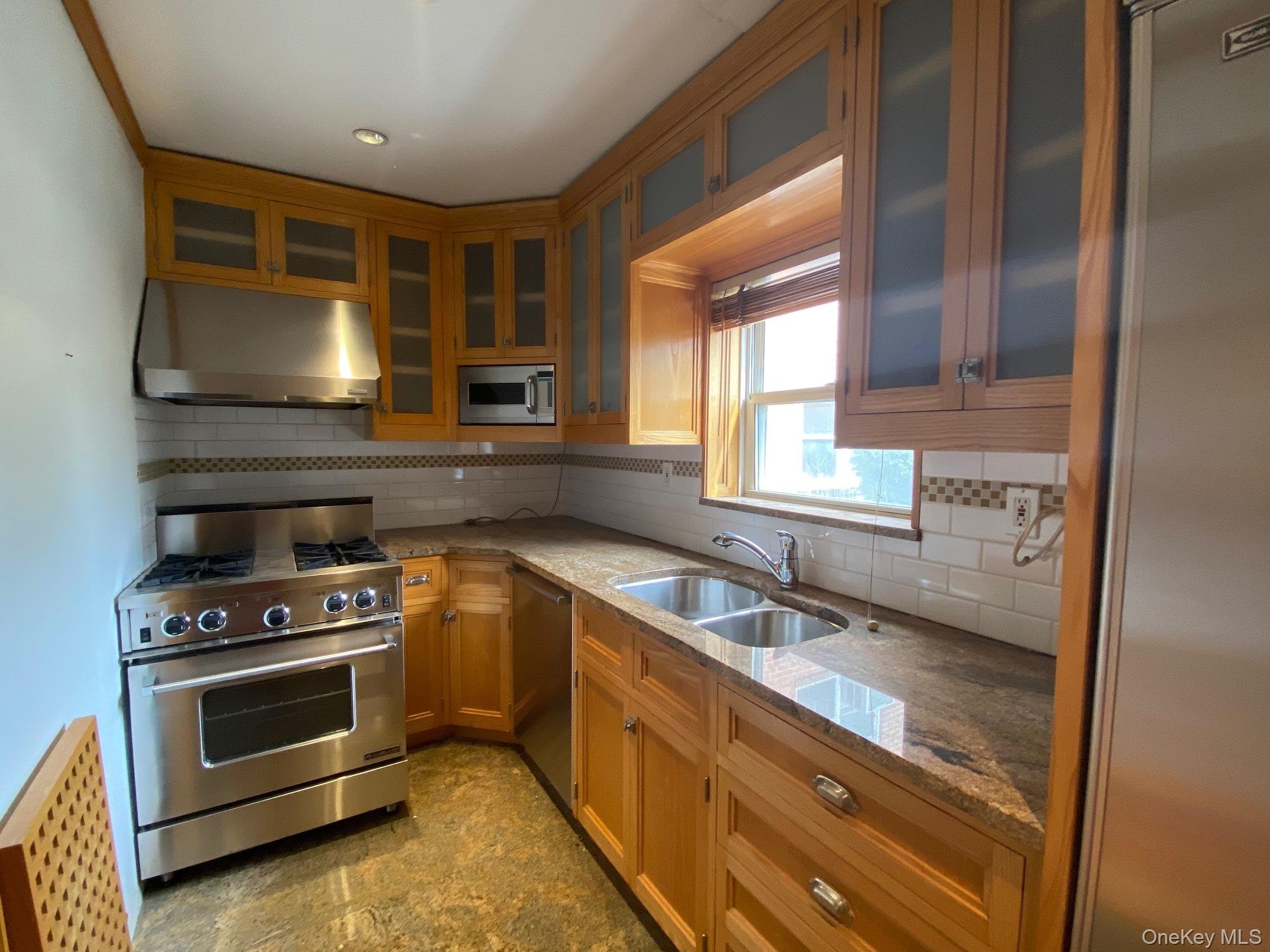 #9 photo, 330 S Broadway, Tarrytown , NY 10591