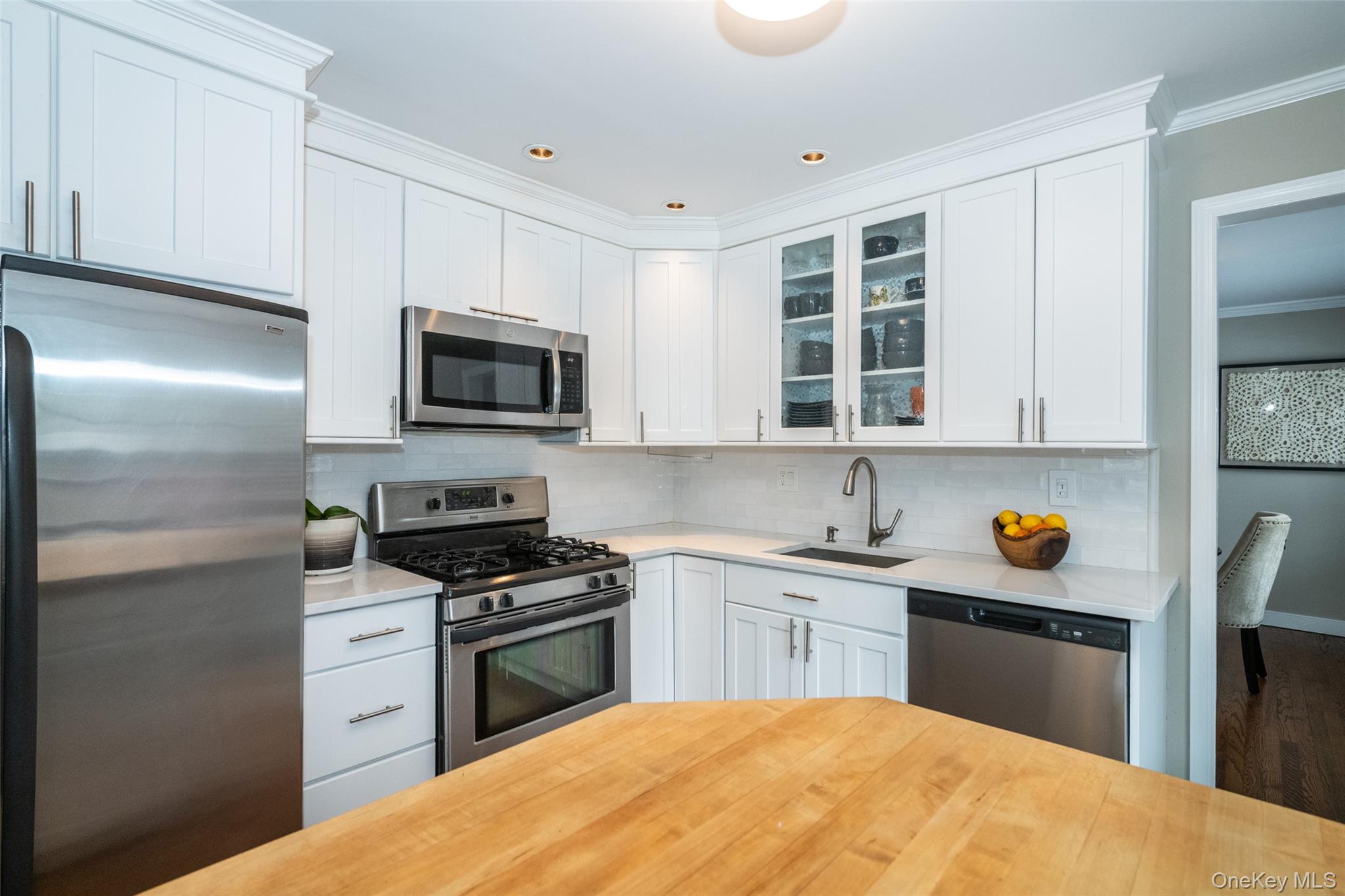 #9 photo, 29 Oakdale Avenue, New Rochelle , NY 10801