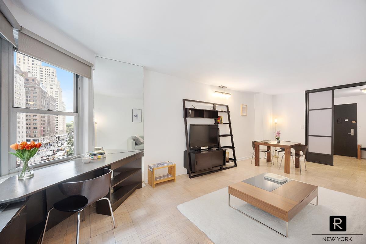 #4 photo, 77 W 55th Street, Midtown West , NY 10019