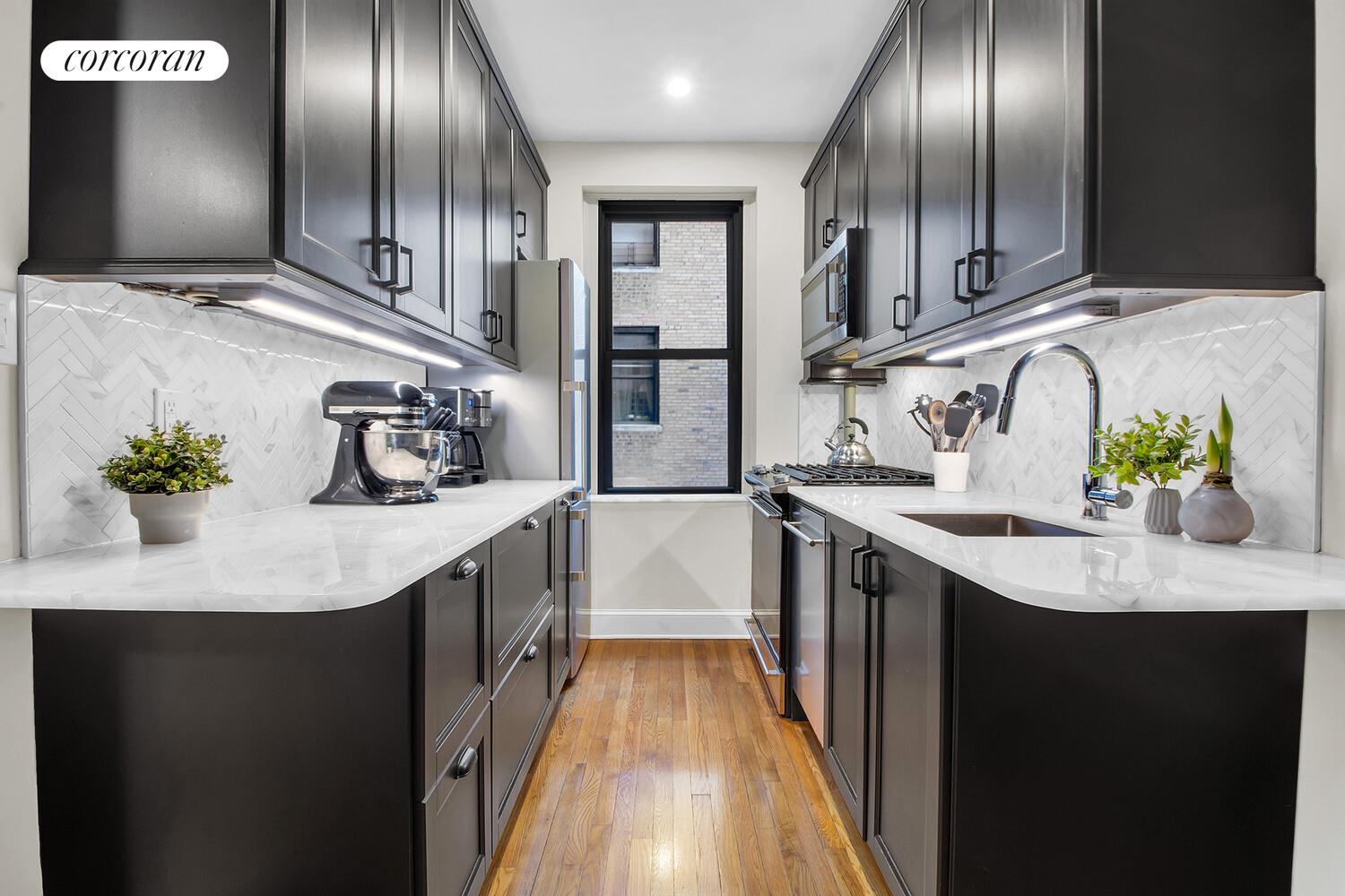 #5 photo, 17 CHITTENDEN Avenue, Hudson Heights , NY 10033