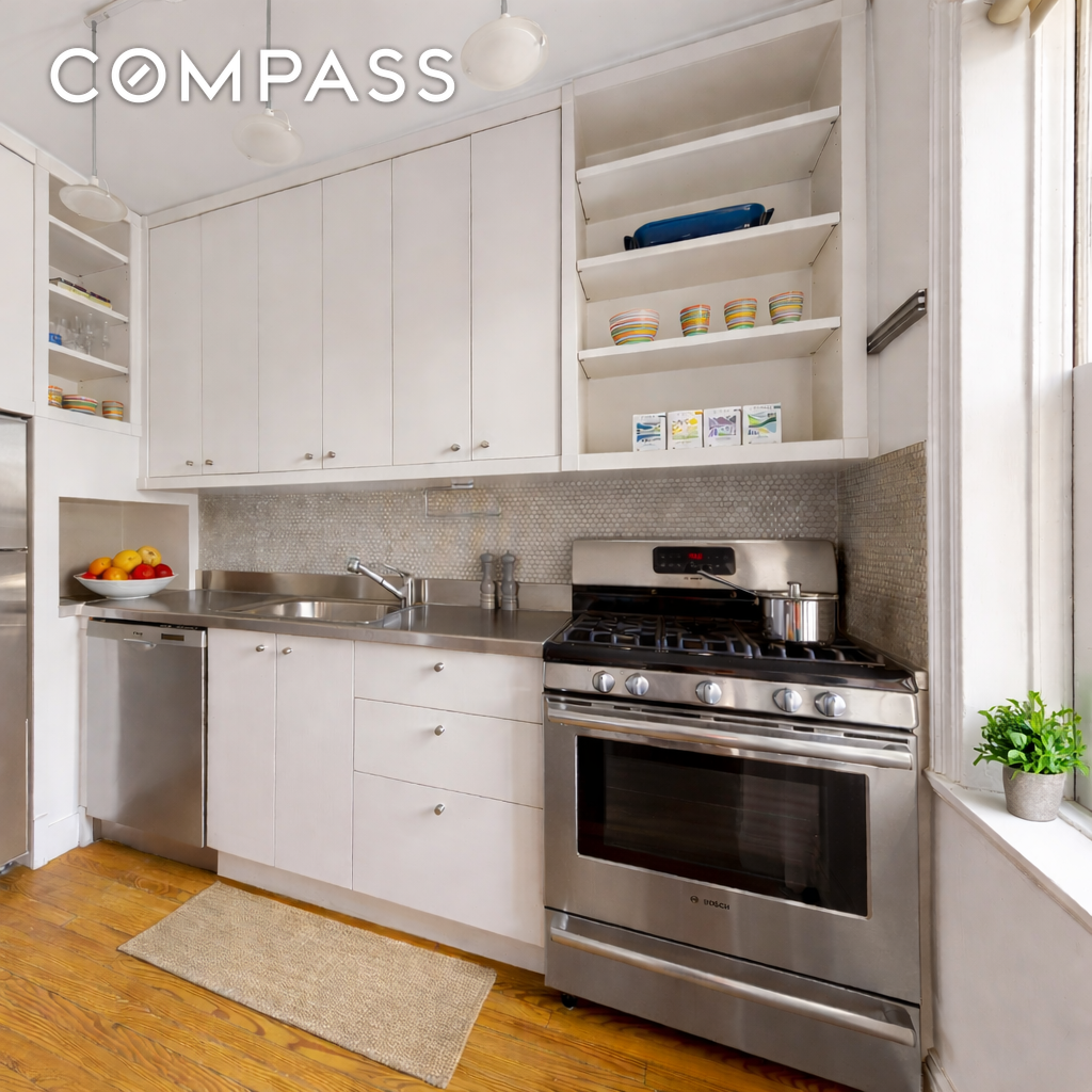 #4 photo, 2 Grove Street, West Village , NY 10014