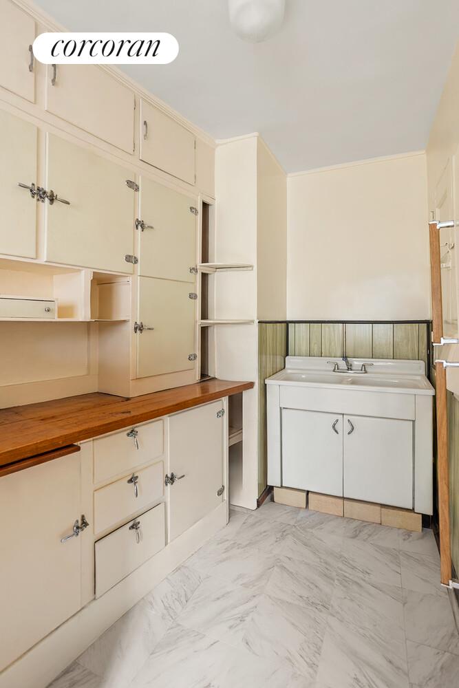 #4 photo, 116 PINEHURST Avenue, ম্যানহাটন Hudson Heights , NY 10033