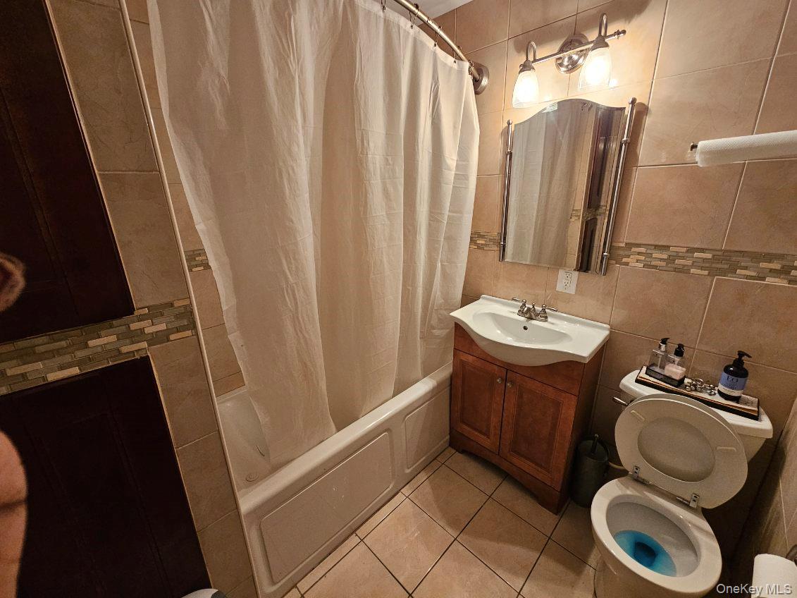 #11 photo, 3 Chevy, Amityville , NY 11701