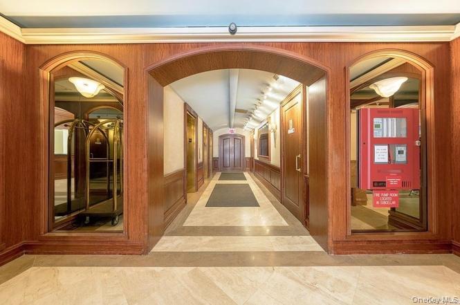 #3 photo, 145 E 48th Street, New York (Manhattan) , NY 10017