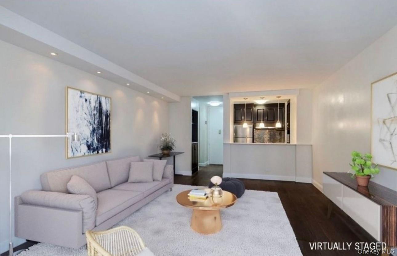 #5 photo, 145 E 48th Street, New York (Manhattan) , NY 10017