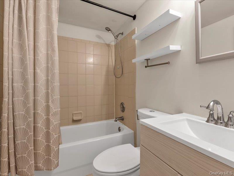 #11 photo, 123 Beach 61st Street, Arverne , NY 11692