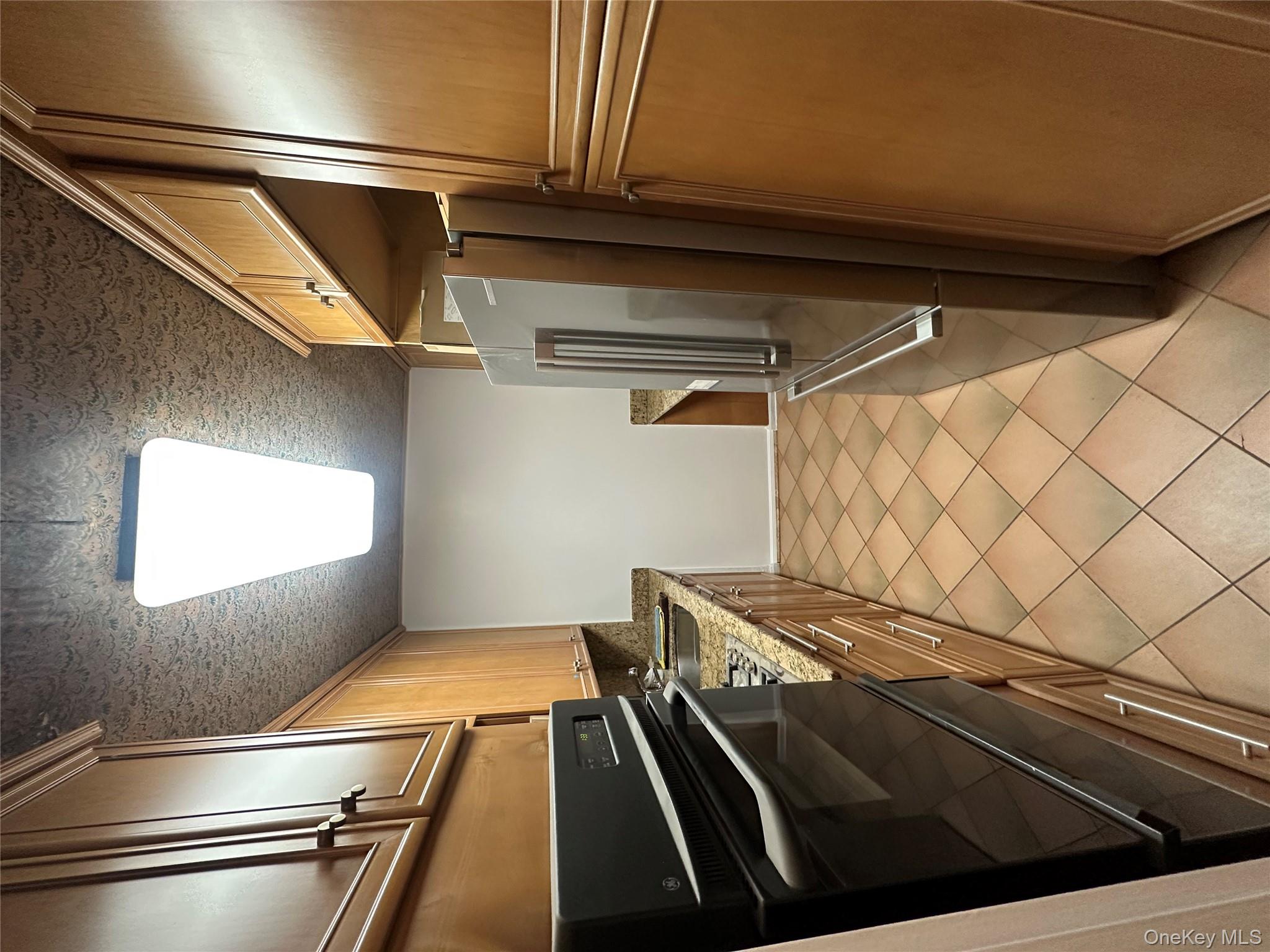 #10 photo, 820 ocean Parkway, 브루클린 Brooklyn , NY 11230