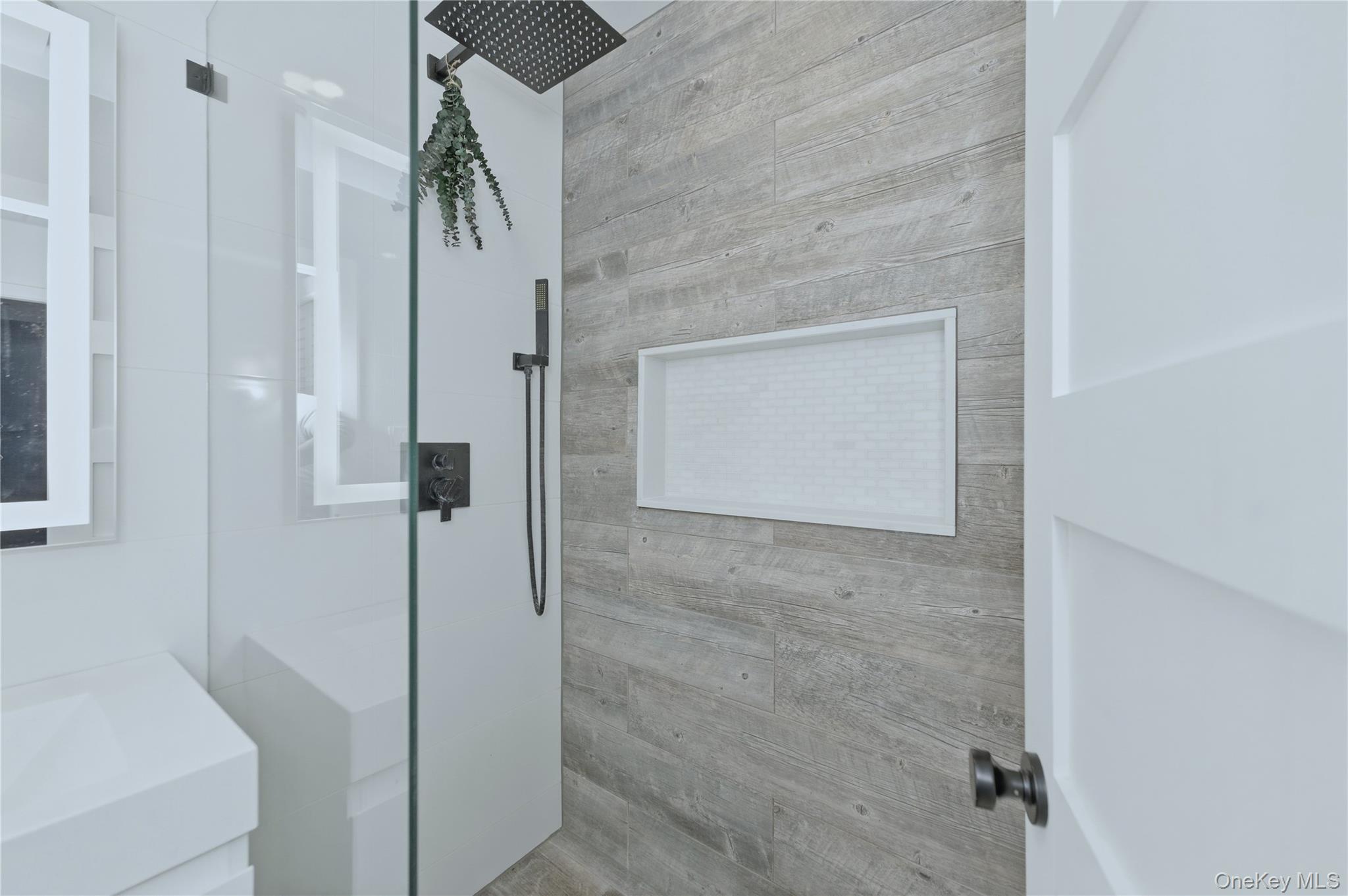 #17 photo, 81 Alhambra Drive, Oceanside , NY 11572