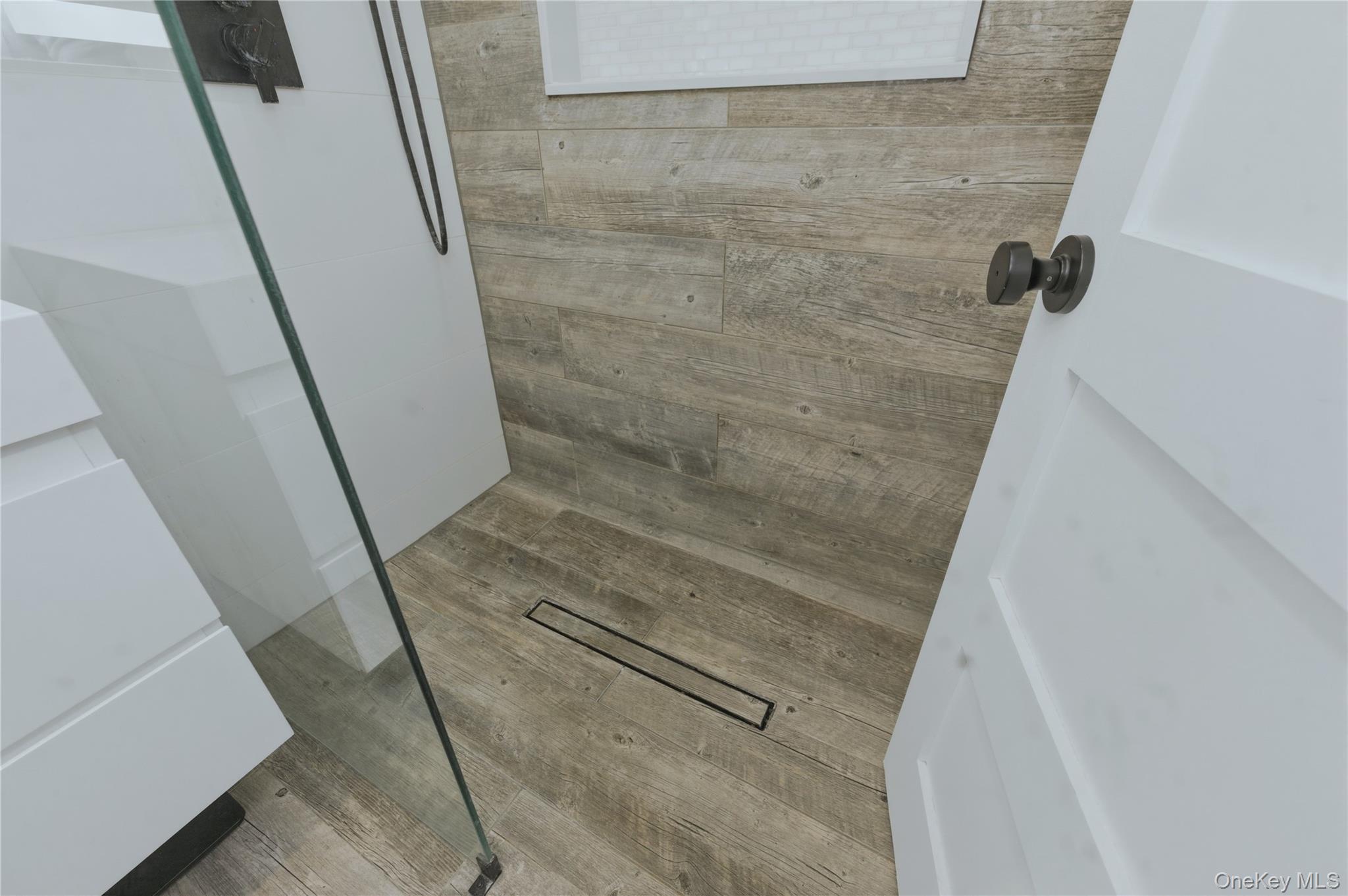 #18 photo, 81 Alhambra Drive, Oceanside , NY 11572