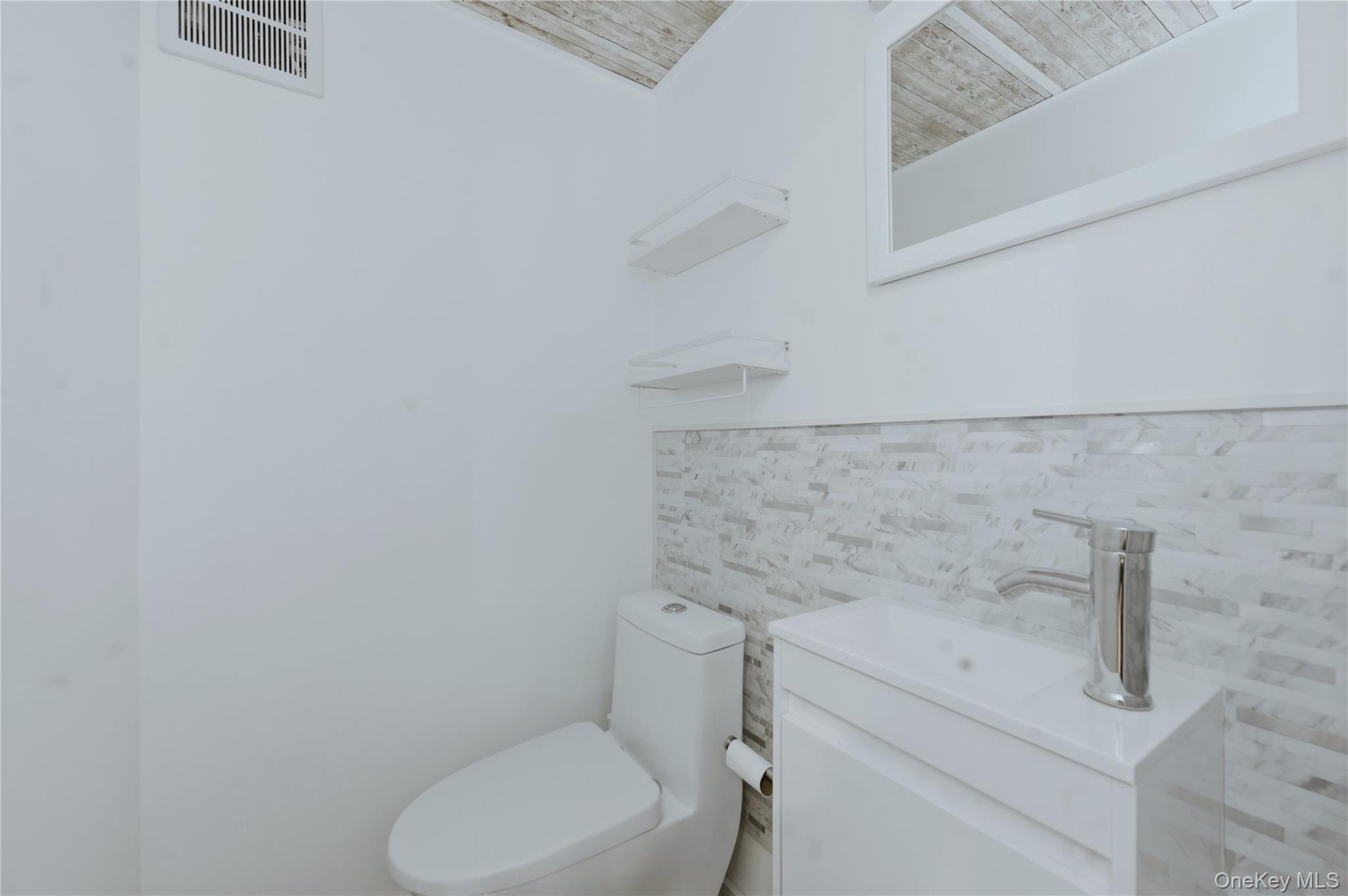 #19 photo, 81 Alhambra Drive, Oceanside , NY 11572