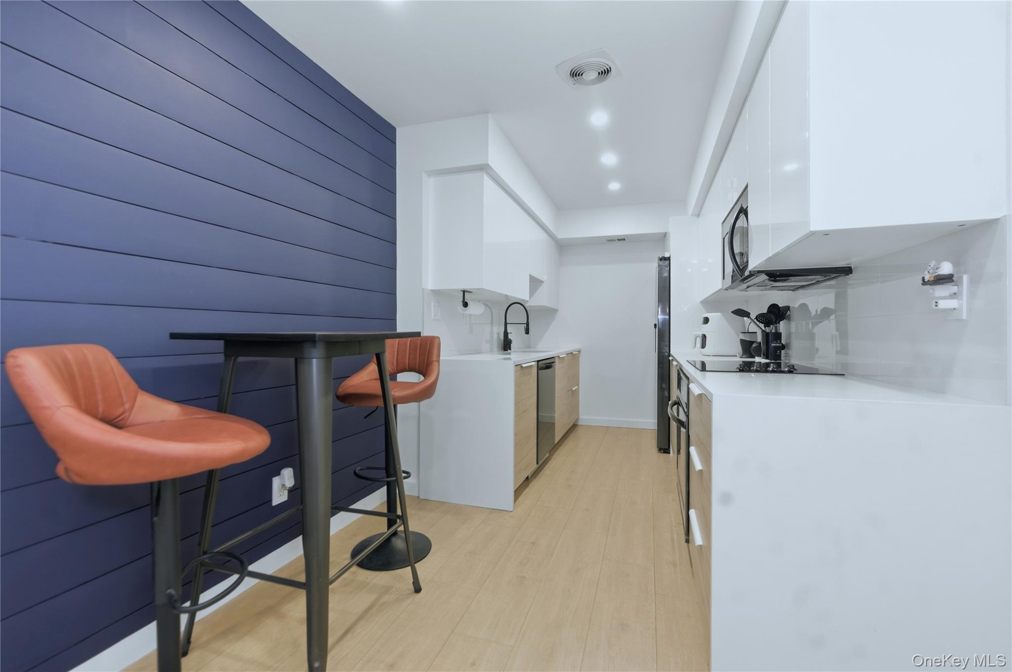 #8 photo, 81 Alhambra Drive, Oceanside , NY 11572