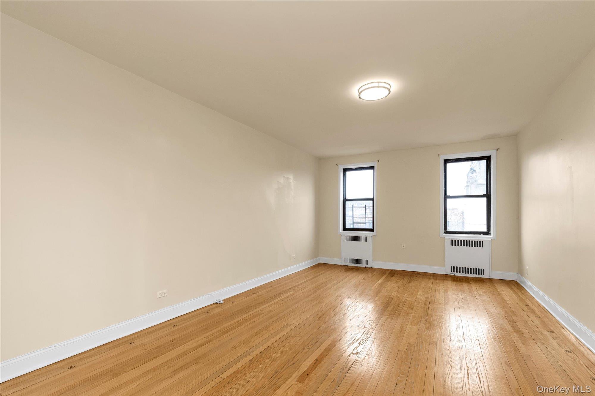 #4 photo, 92-11 35 Avenue, Jackson Heights , NY 11372